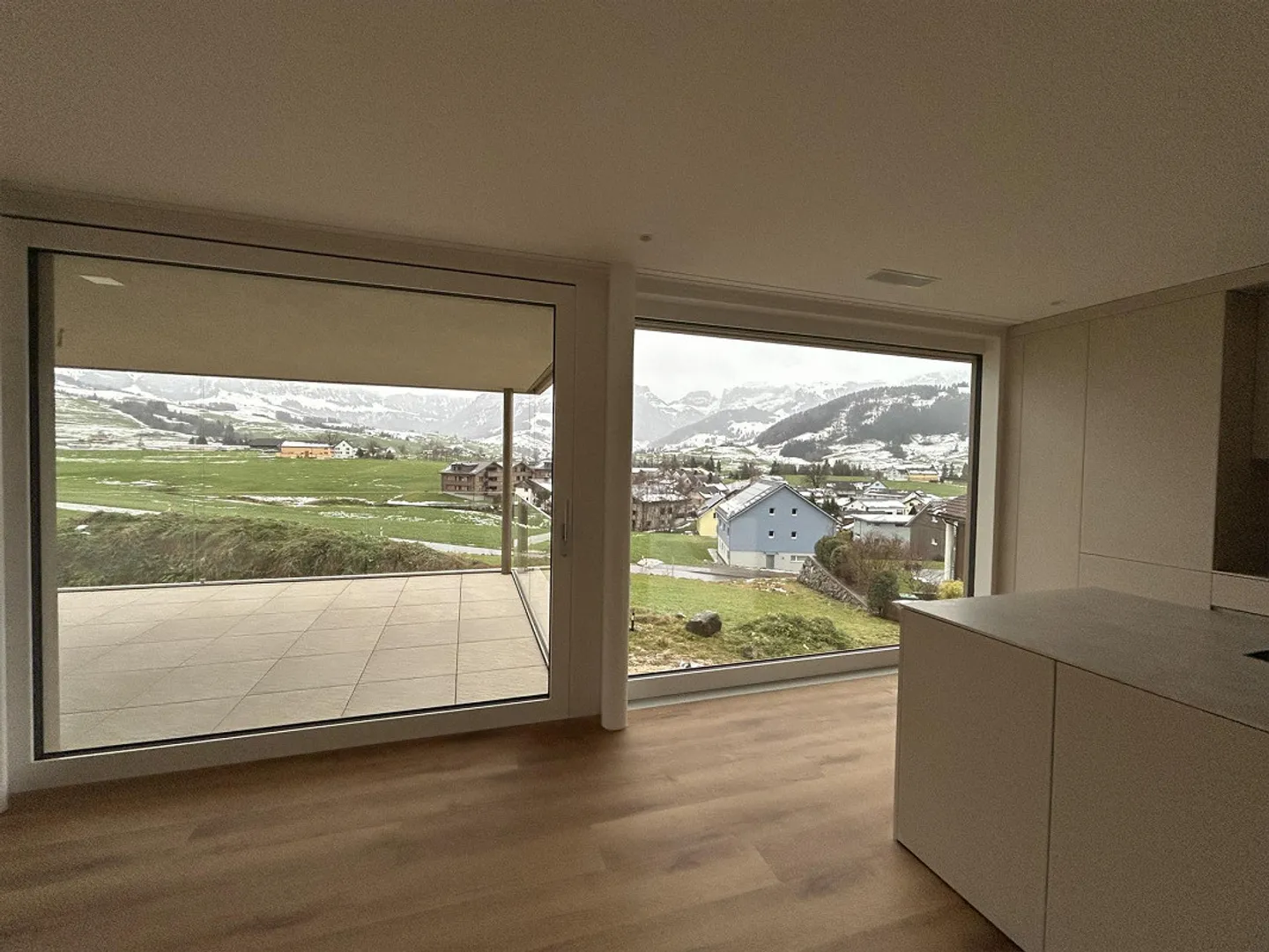 Beautiful new 4.5 room apartment - Photo 3 of 11