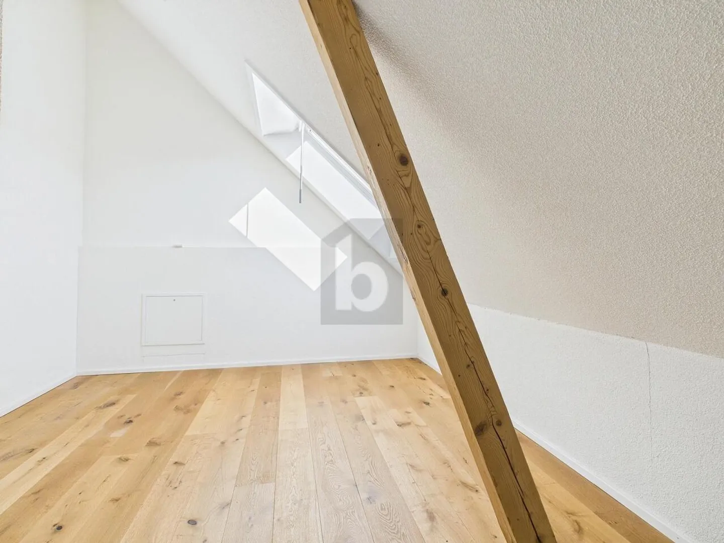 MODERN WITH CHARM IN THE CENTER (13) - Photo 4 of 6