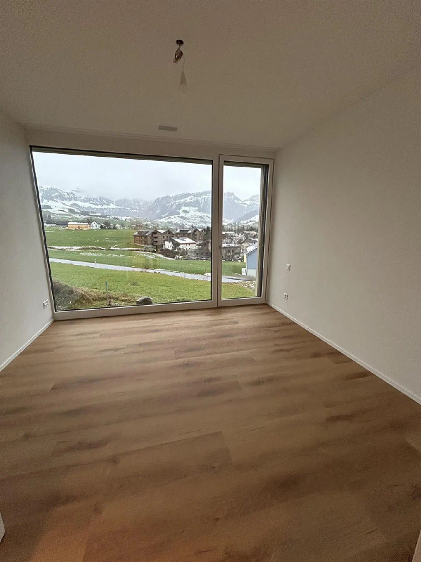 Beautiful new 4.5 room apartment - Photo 8 of 11