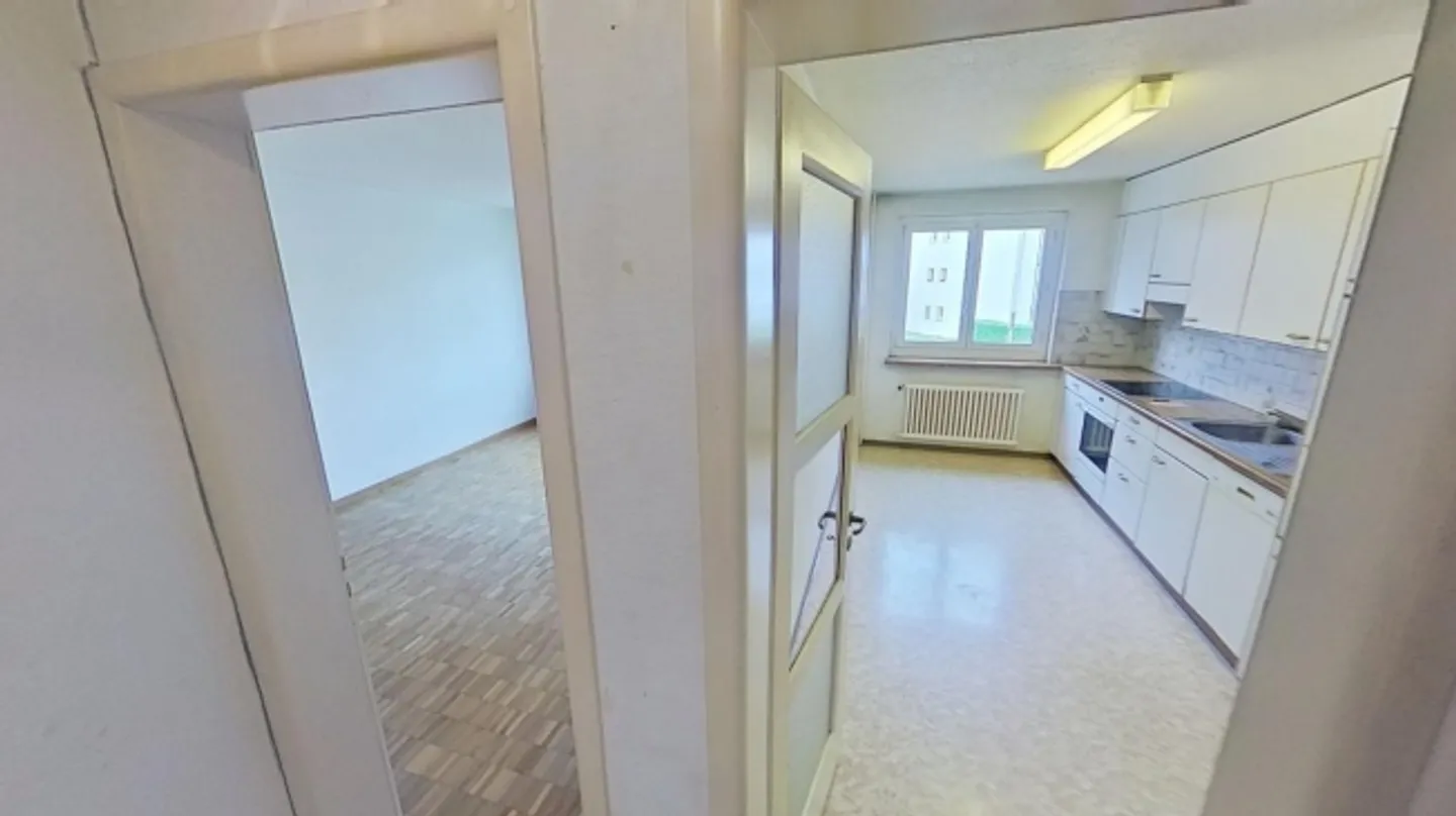 Apartment for rent - Photo 3 of 11