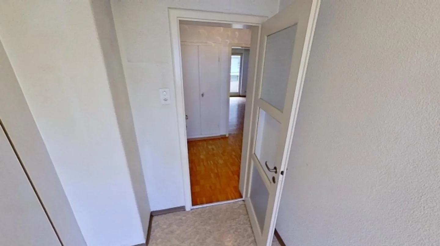 Apartment for rent - Photo 8 of 11