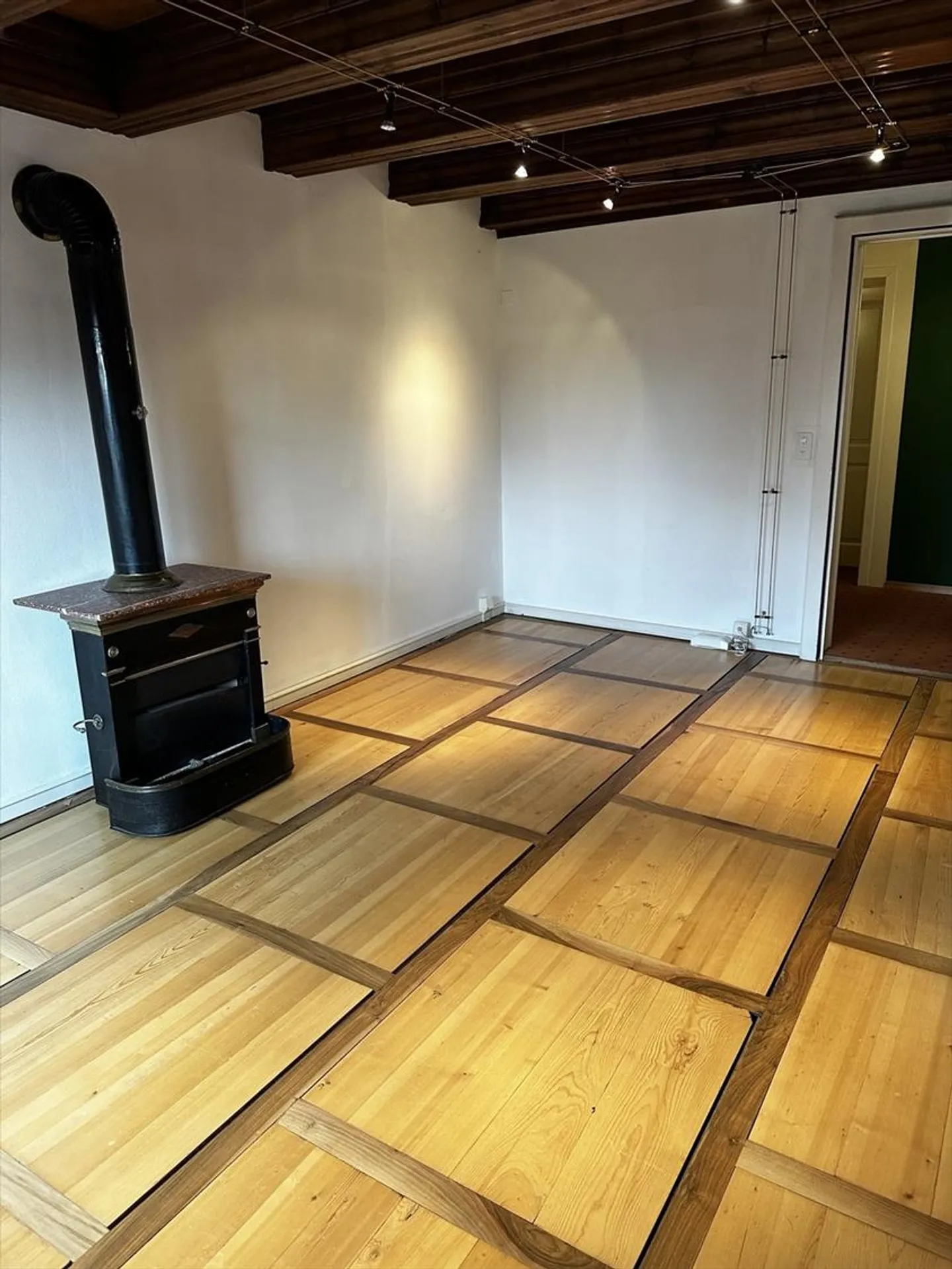 Offices for rent in a prestigious building - Photo 4 of 4