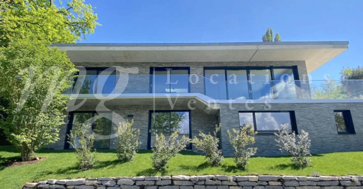 SUPERB NEUE MODERNE HAUS VON 280 m2 - MIT SEEBLICK !! GROSSE TERRASSE - NAHE SEE & STRAND - Foto 2 von 13