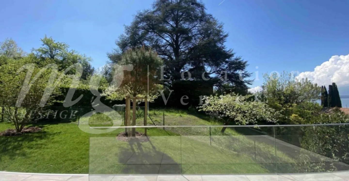 SUPERB NEUE MODERNE HAUS VON 280 m2 - MIT SEEBLICK !! GROSSE TERRASSE - NAHE SEE & STRAND - Foto 5 von 13