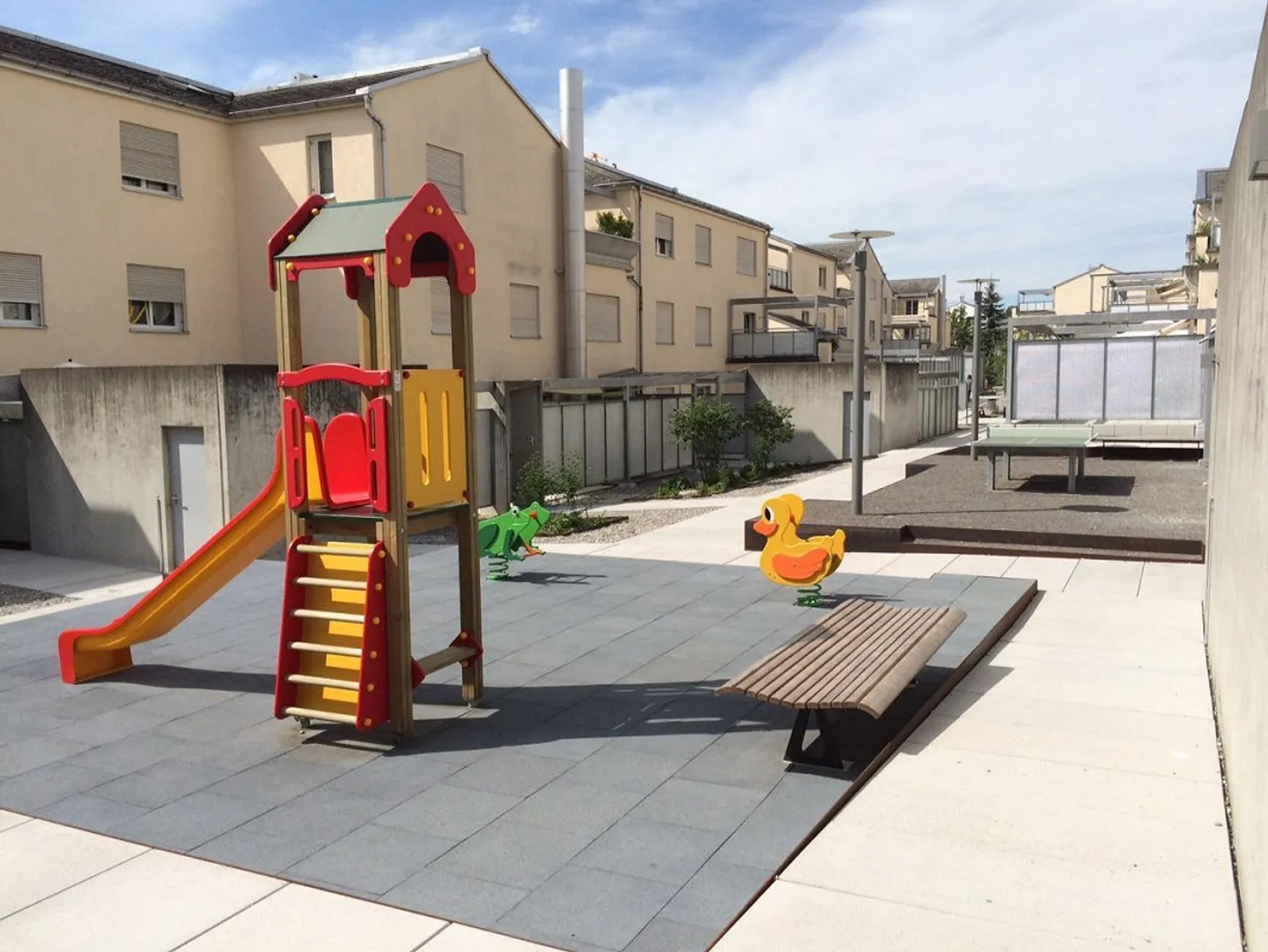 3.5 Room Apartment in Volketswil - Photo 2 of 5