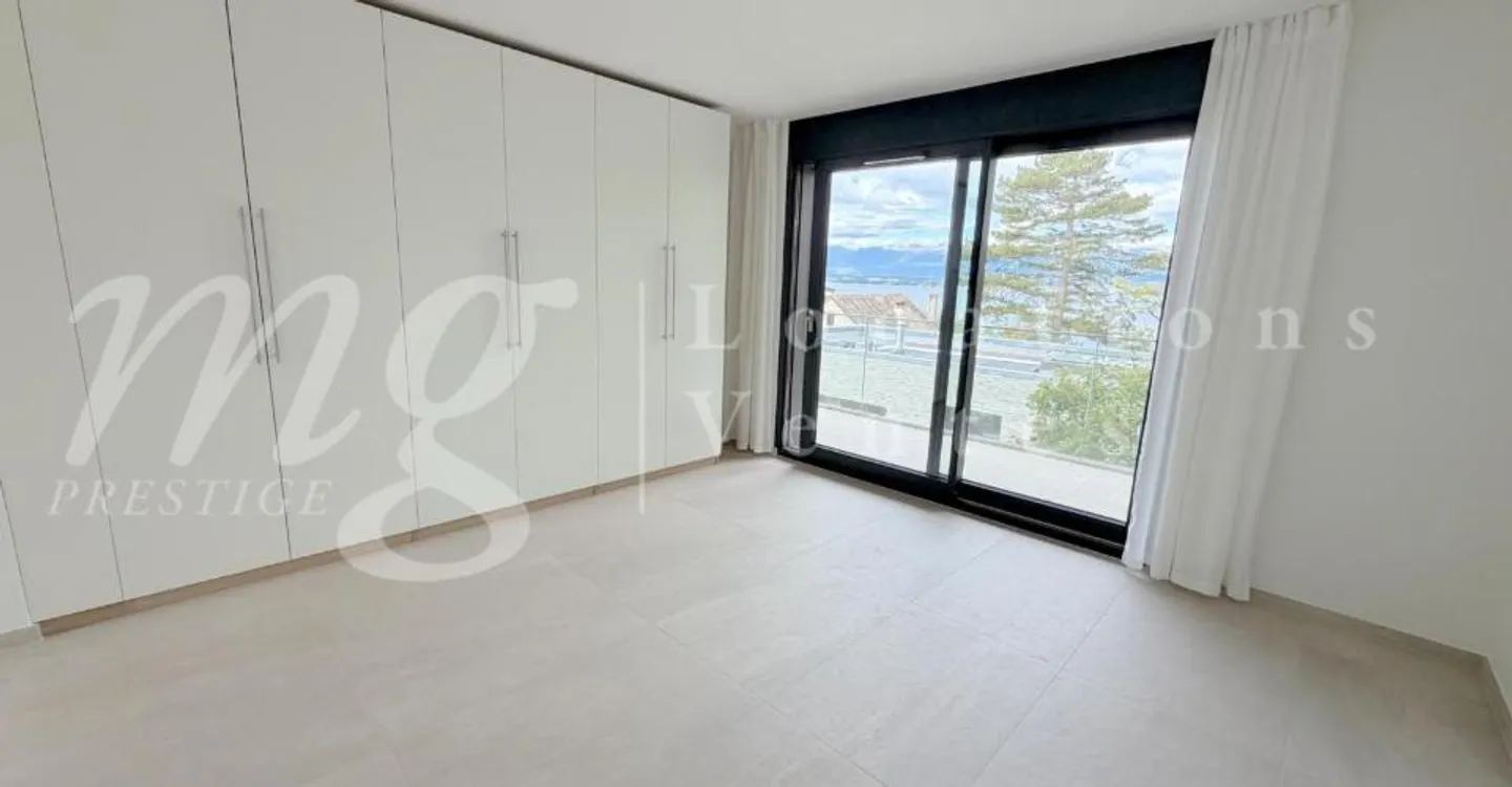 SUPERB NEUE MODERNE HAUS VON 280 m2 - MIT SEEBLICK !! GROSSE TERRASSE - NAHE SEE & STRAND - Foto 9 von 13