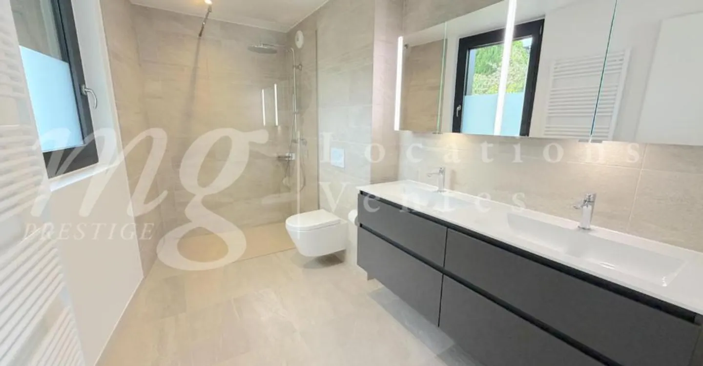 SUPERB NEUE MODERNE HAUS VON 280 m2 - MIT SEEBLICK !! GROSSE TERRASSE - NAHE SEE & STRAND - Foto 10 von 13