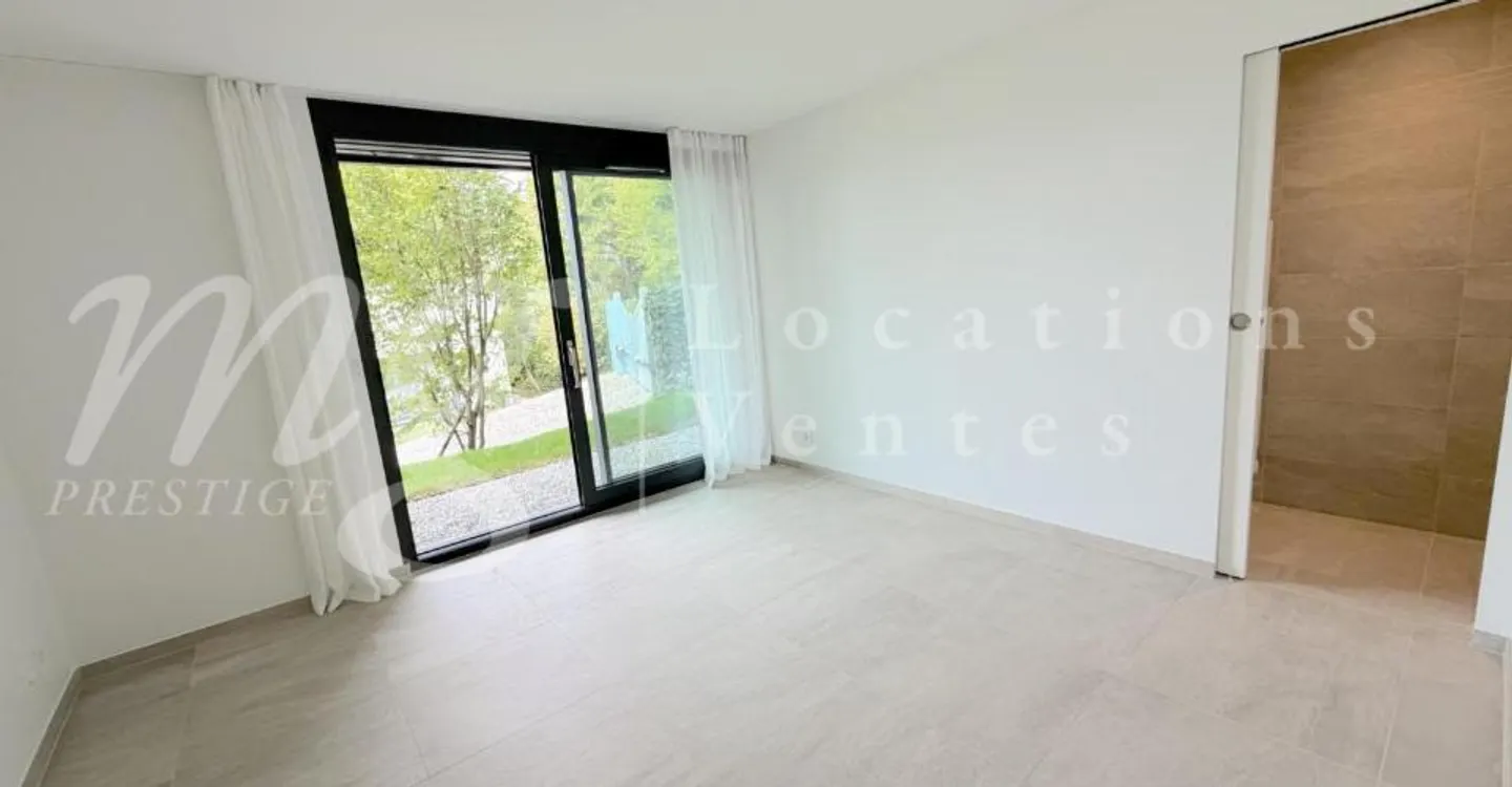 SUPERB NEUE MODERNE HAUS VON 280 m2 - MIT SEEBLICK !! GROSSE TERRASSE - NAHE SEE & STRAND - Foto 11 von 13