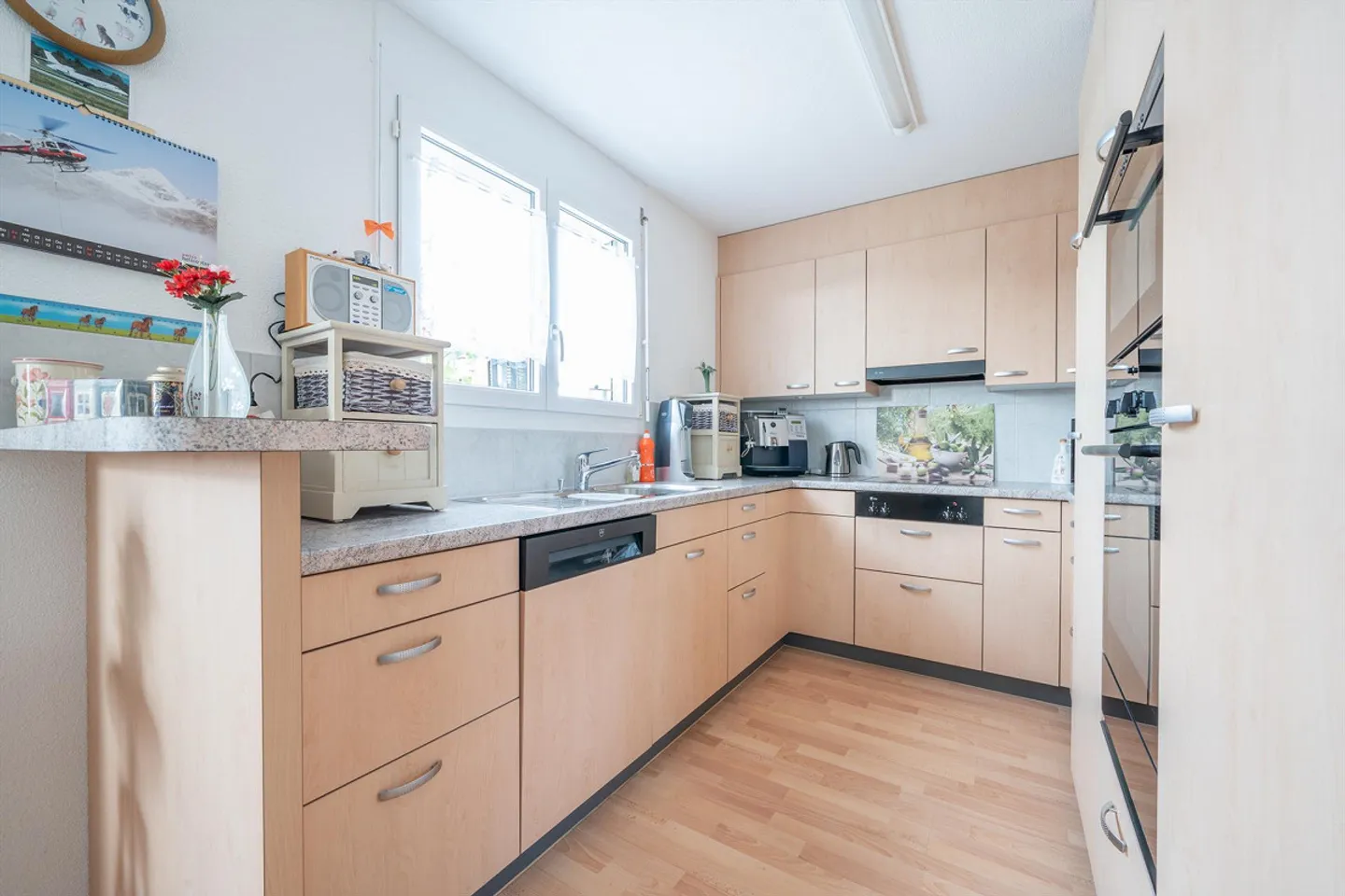 Charming family house with large garden - Photo 8 of 10