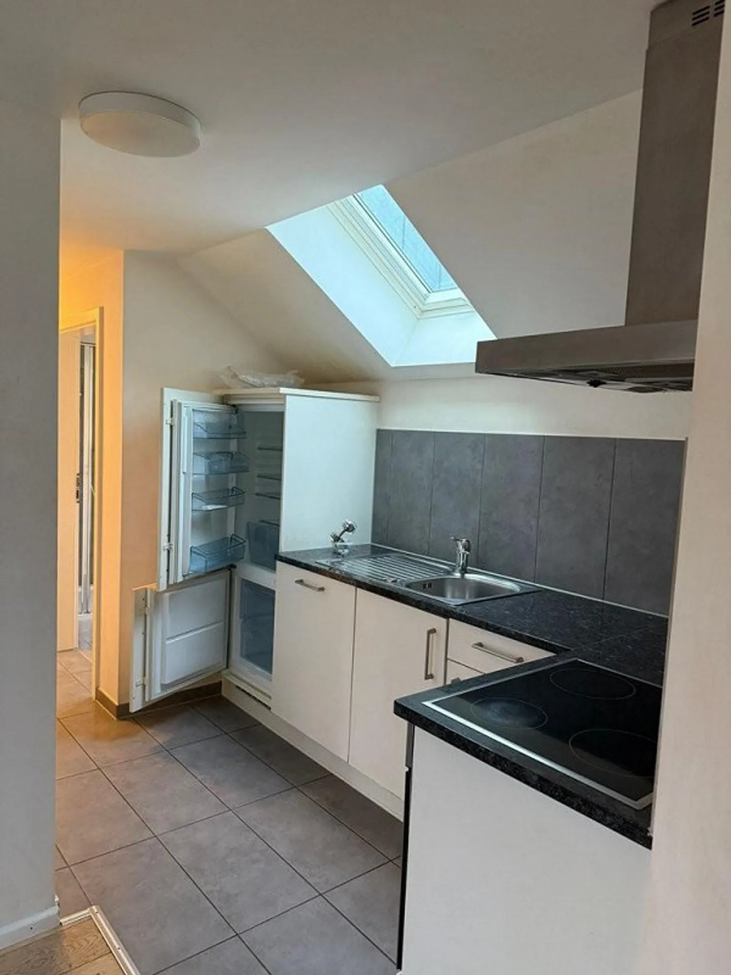 Modernes 3.5-Zimmer-Apartment - Foto 2 von 10