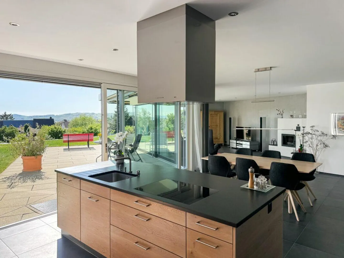 Modernes Einfamilienhaus mit Aussicht - Foto 2 von 12