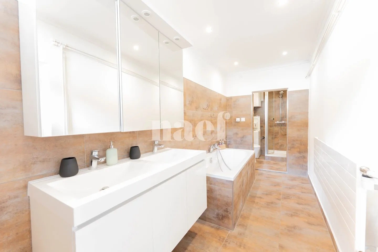 Residential building with 4 apartments for sale in the city center of Freiburg - Photo 7 of 8