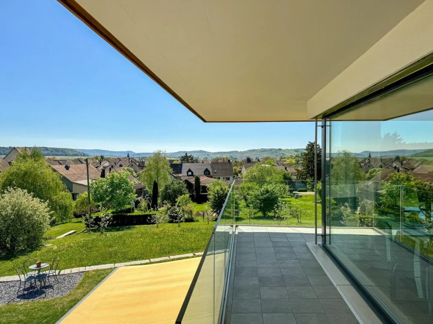 Modernes Einfamilienhaus mit Aussicht - Foto 10 von 12