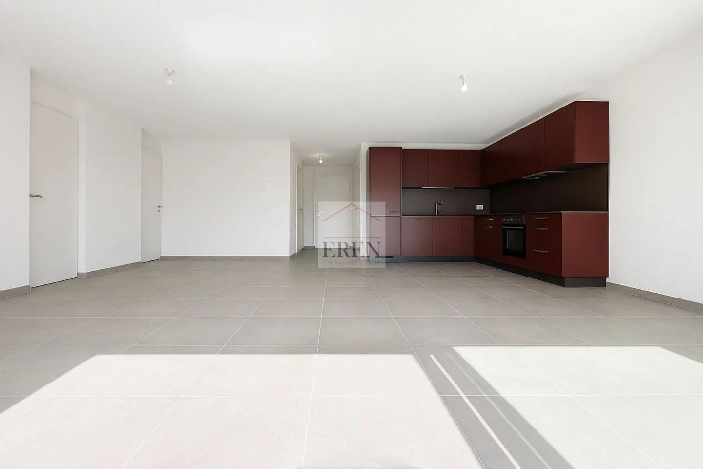 Superb 3.5 Room Apartment with Large 40m2 Balcony-Terrace on the 2nd Floor - Photo 2 of 11