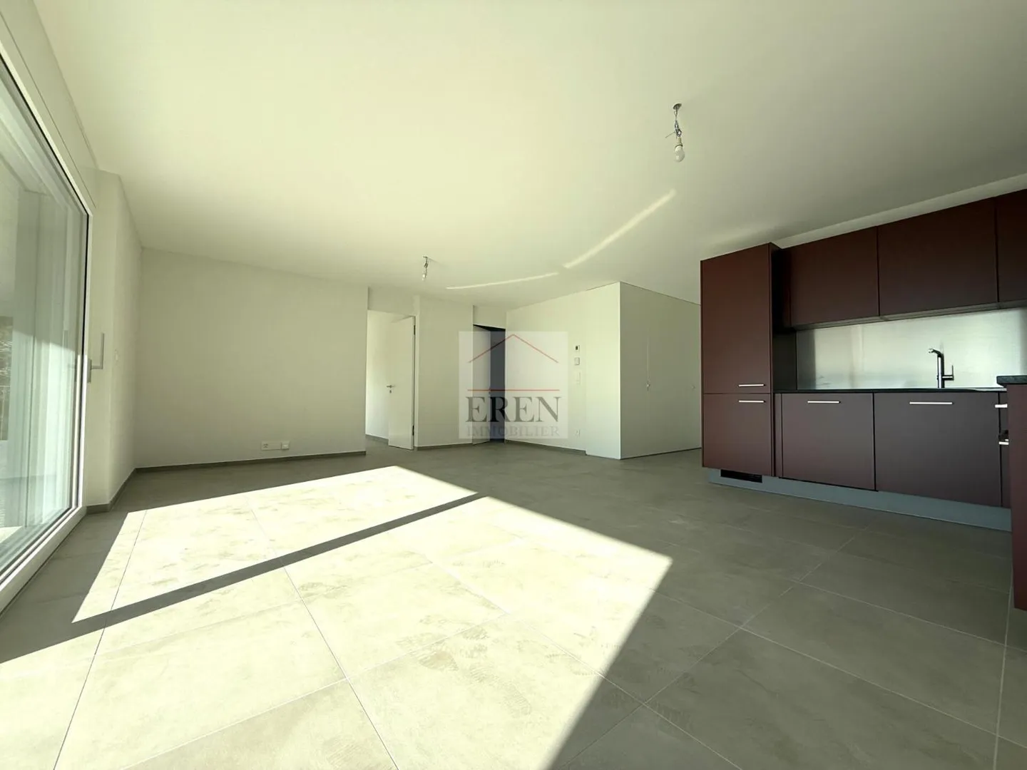 Superb 3.5 Room Apartment with Large 40m2 Balcony-Terrace on the 2nd Floor - Photo 3 of 11