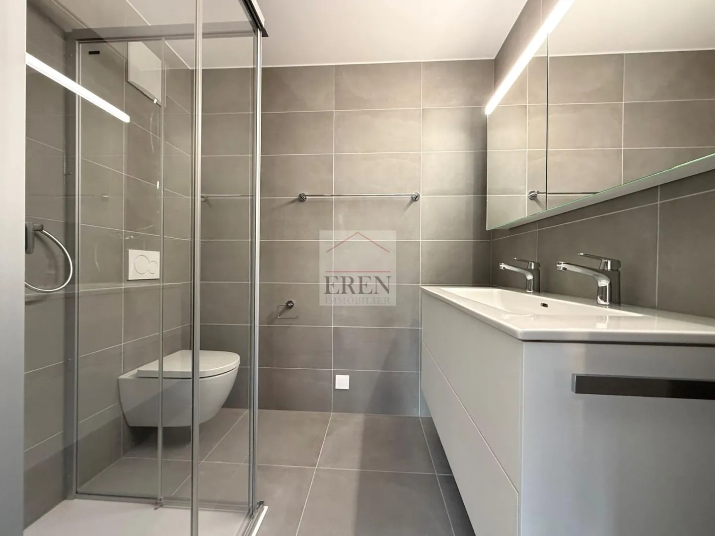 Superb 3.5 Room Apartment with Large 40m2 Balcony-Terrace on the 2nd Floor - Photo 8 of 11