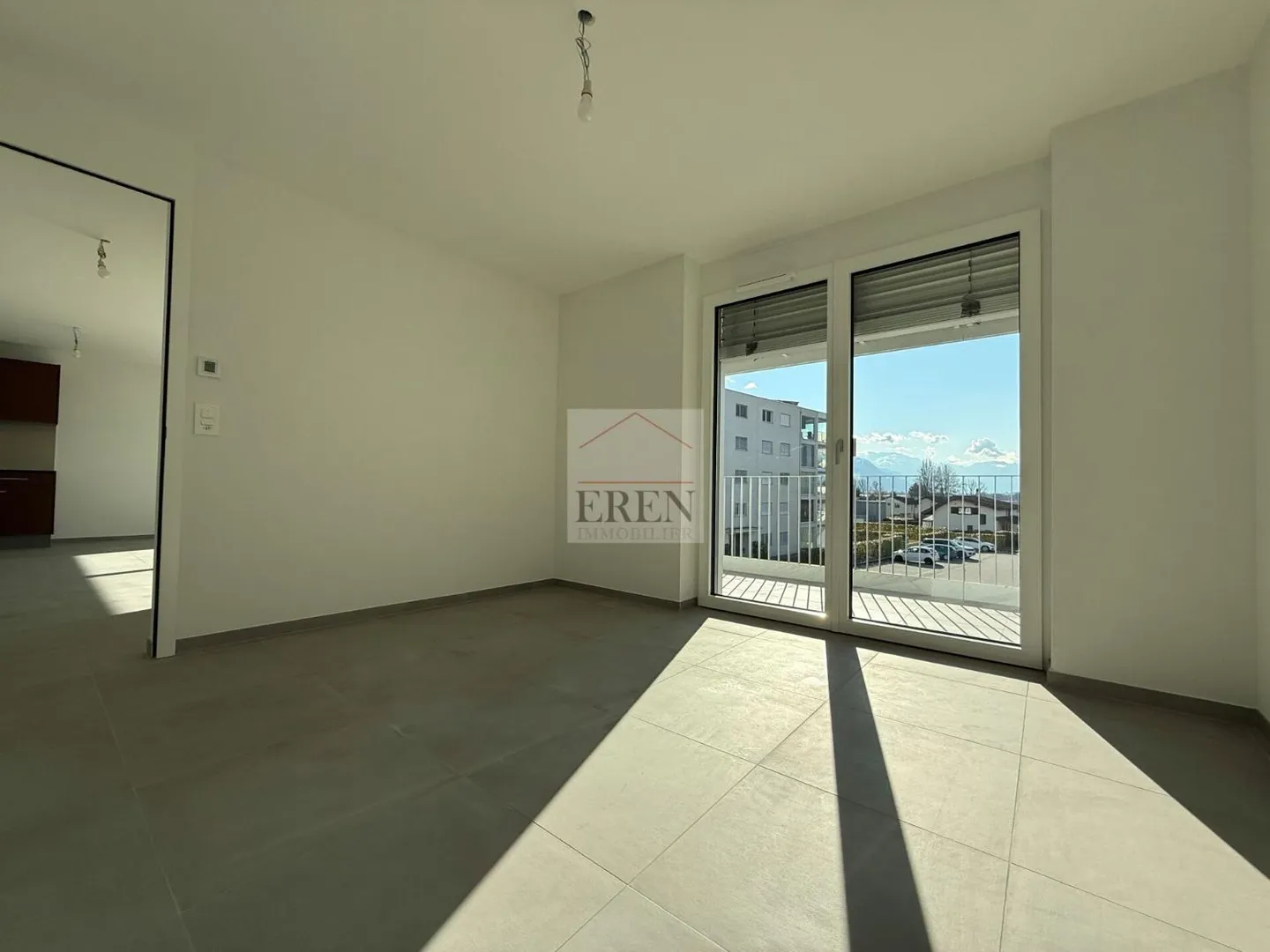 Superb 3.5 Room Apartment with Large 40m2 Balcony-Terrace on the 2nd Floor - Photo 9 of 11