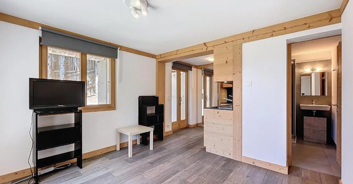 CHALET WITH 3 APARTMENTS - Photo 10 of 13
