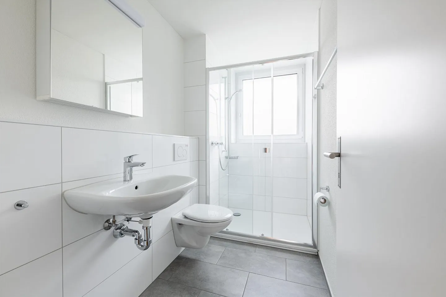 Cozy Apartment in the Center of Root - Photo 9 of 11