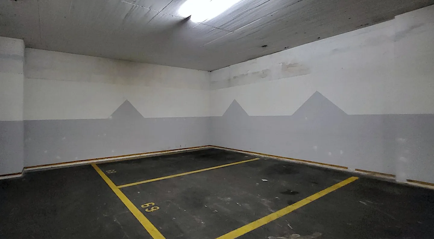 Spacious Commercial Space in BINZ - Photo 2 of 8