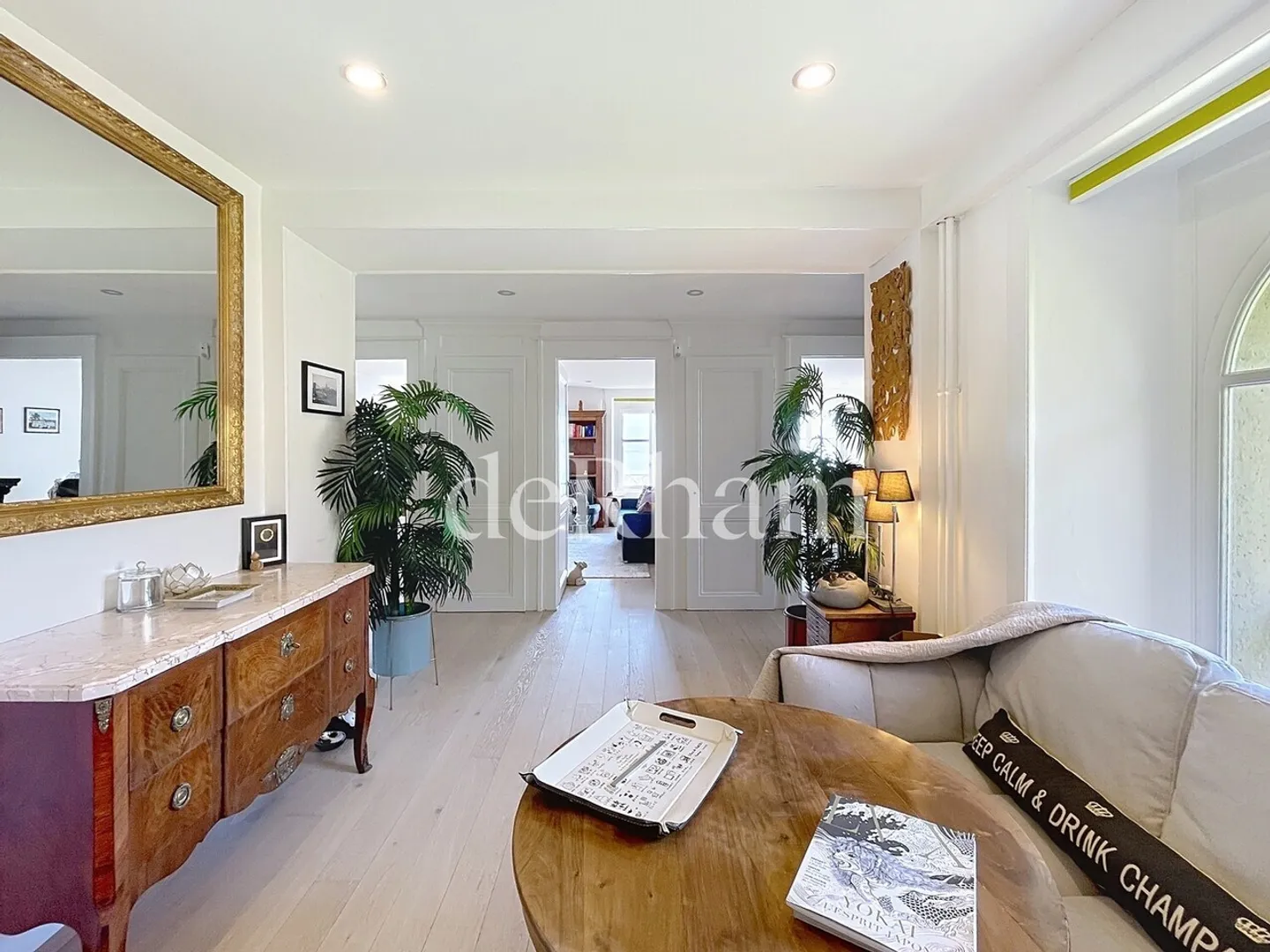 Appartement Charmant avec Vue sur le Lac - Photo 2 sur 13