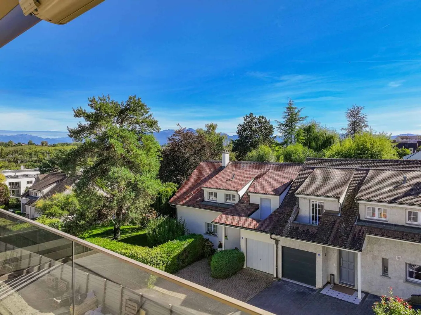 Spazioso appartamento nuovo di 4,5 locali con ampia terrazza e giardino privato - Foto 7 di 9