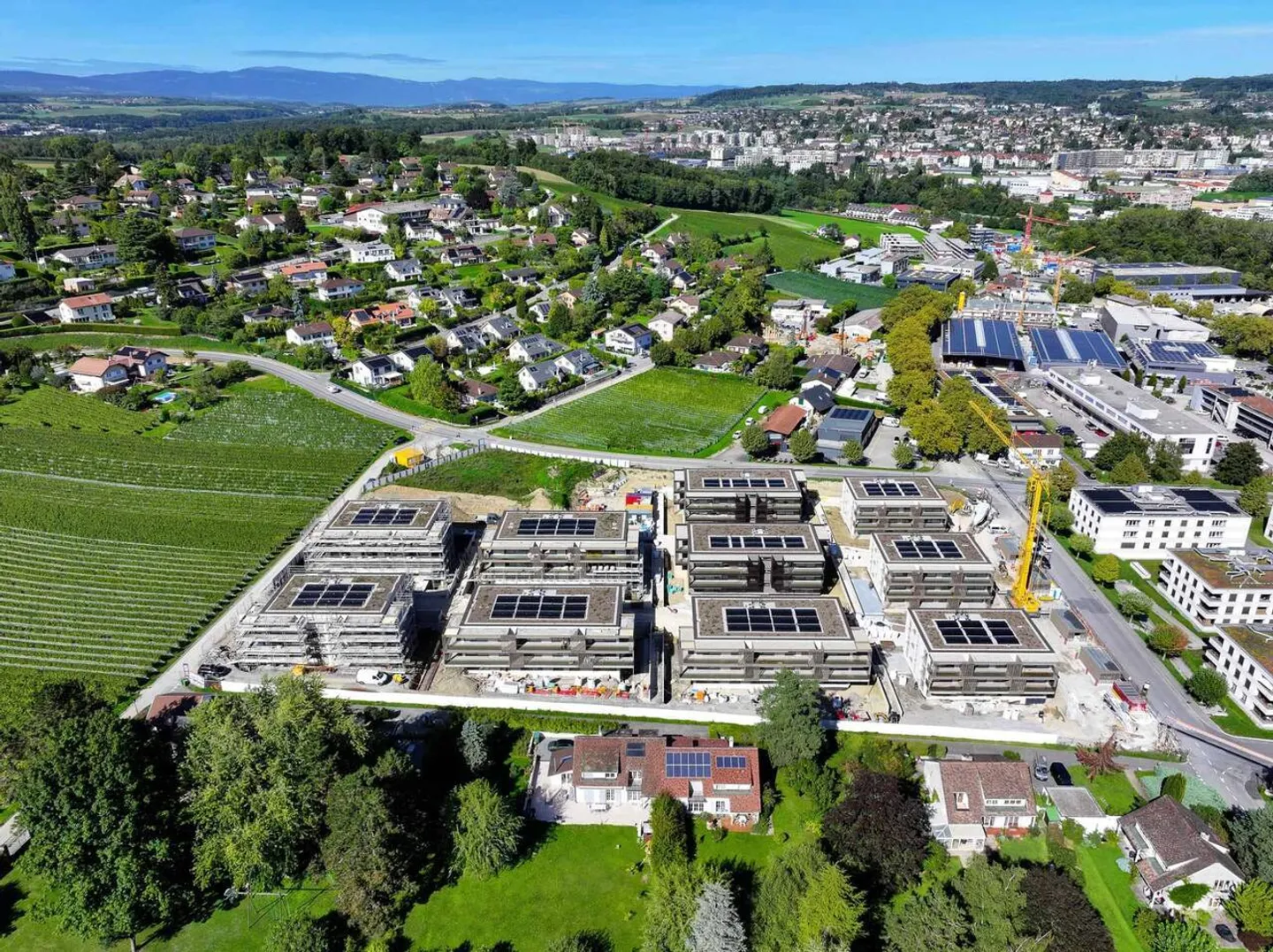 Spazioso appartamento nuovo di 4,5 locali con ampia terrazza e giardino privato - Foto 8 di 9