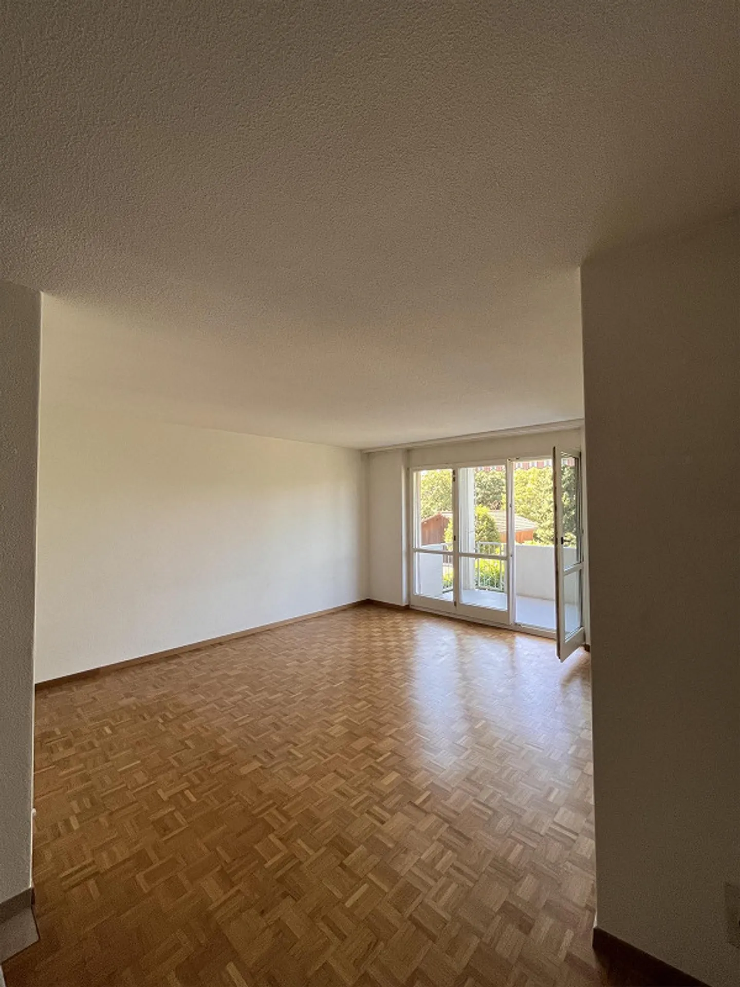 Cozy 2.5 Room Apartment for Rent in Koppigen BE - Photo 4 of 4