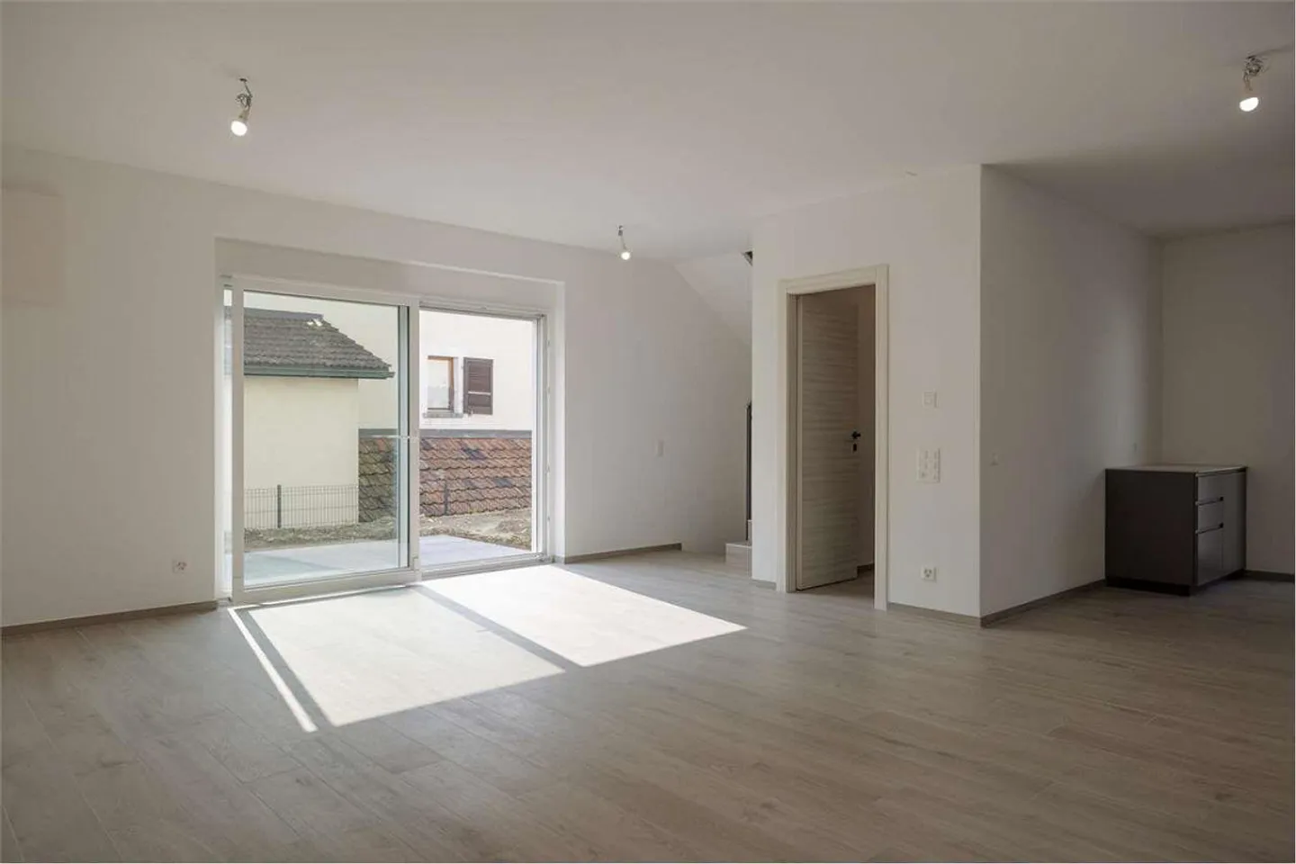 VILLA MINERGIE 4.5 ZIMMER IN SANT'ANTONINO - Foto 4 von 13