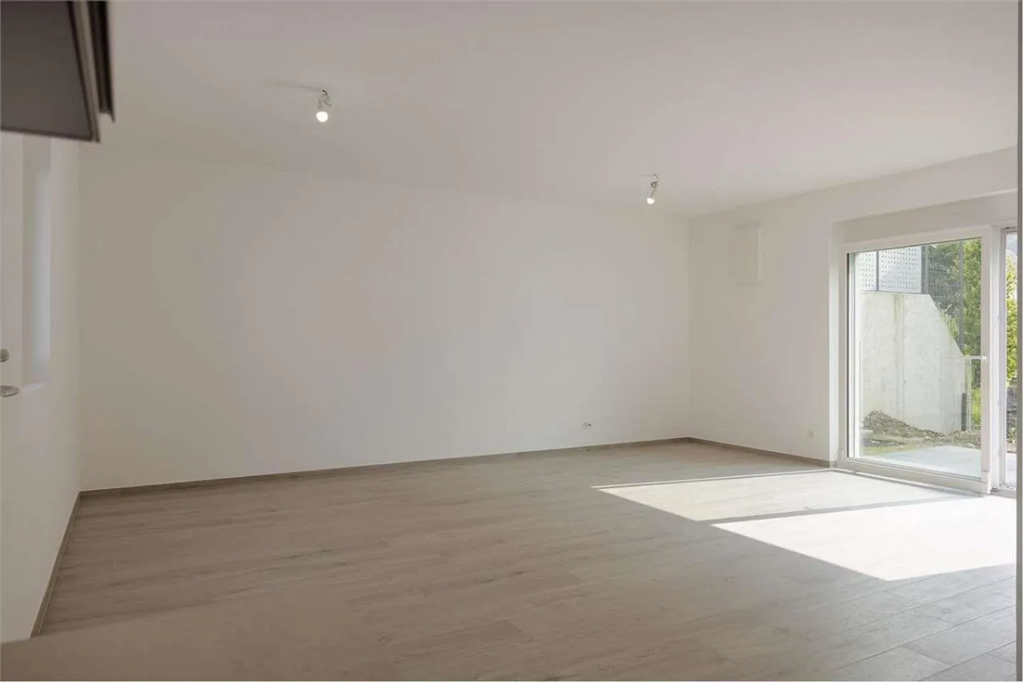 VILLA MINERGIE 4.5 ZIMMER IN SANT'ANTONINO - Foto 5 von 13