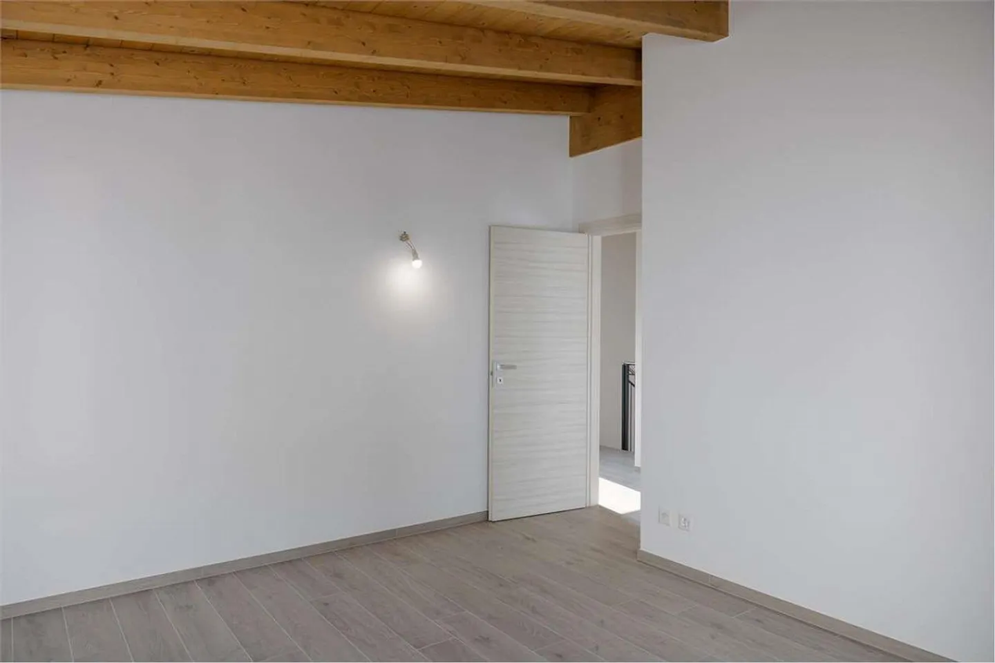 VILLA MINERGIE 4.5 ZIMMER IN SANT'ANTONINO - Foto 7 von 13