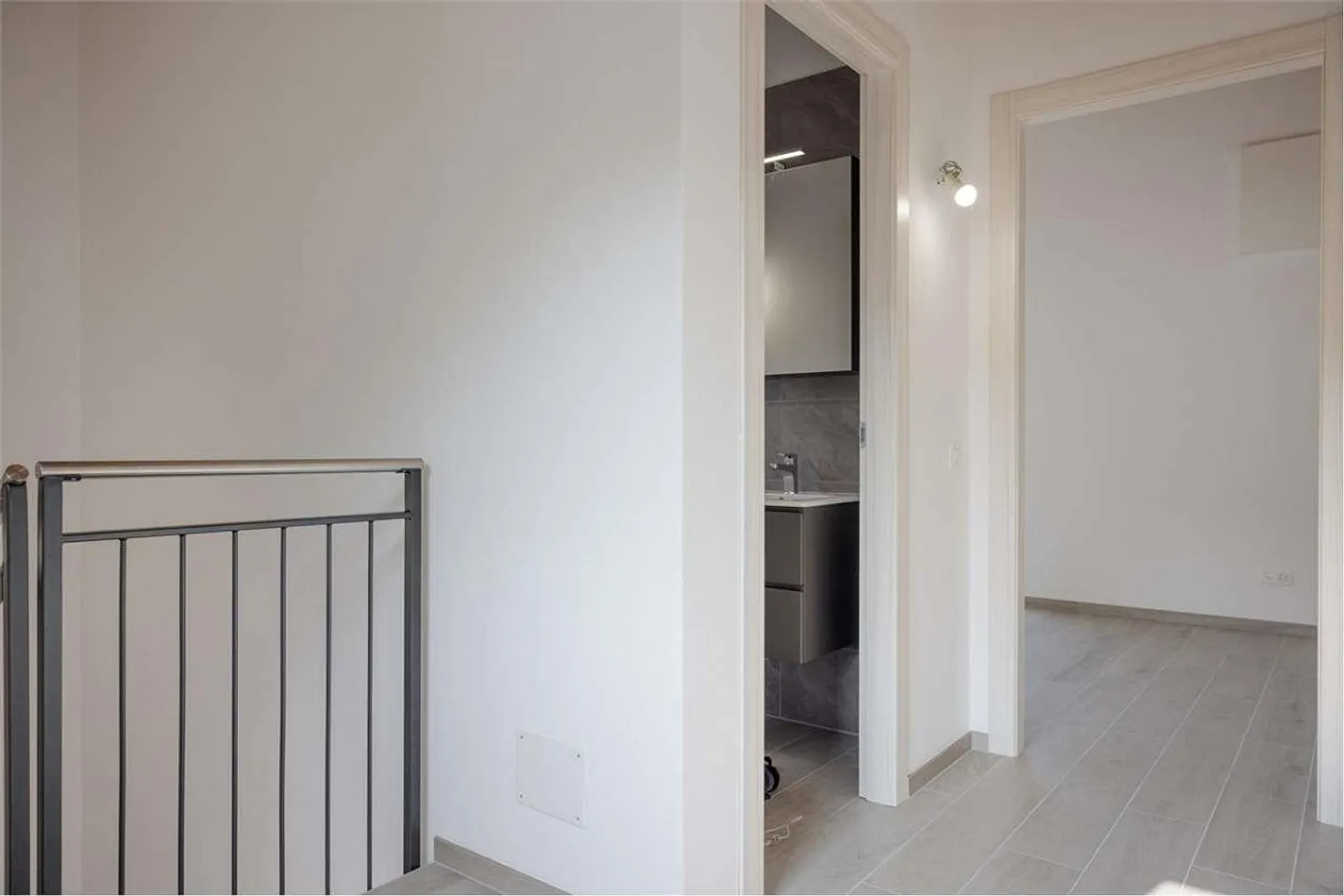 VILLA MINERGIE 4.5 ZIMMER IN SANT'ANTONINO - Foto 9 von 13