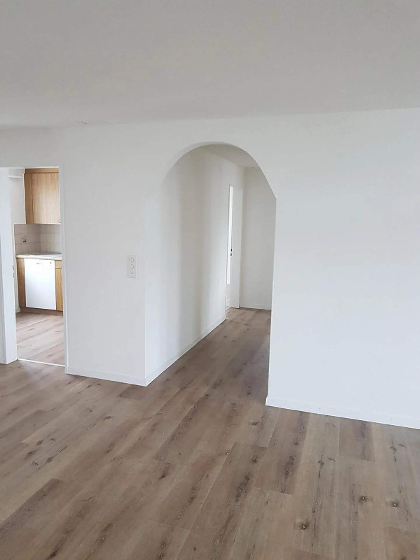bright 4.5 room apartment with balcony - Photo 3 of 11