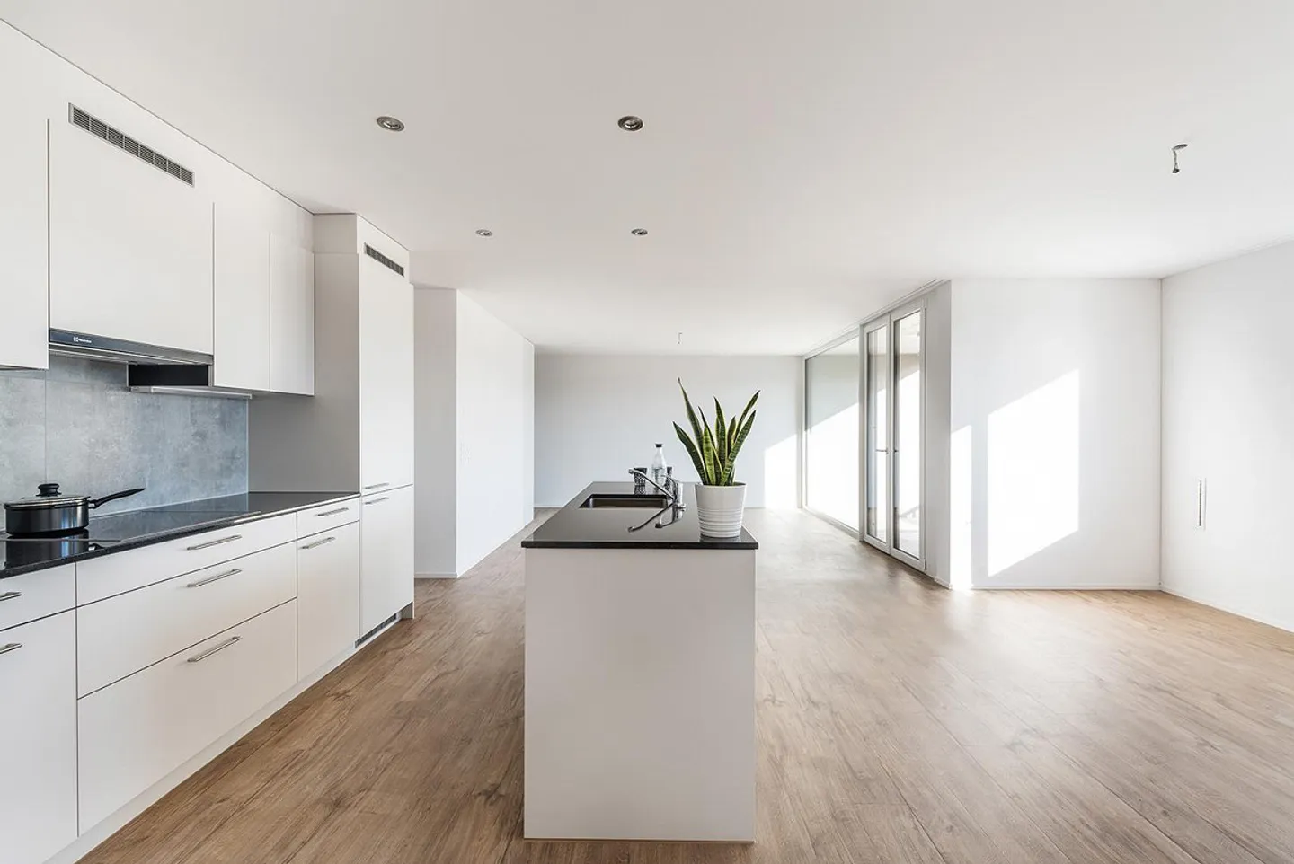 Modernes Attikawohnung mit Balkon - Foto 1 von 13
