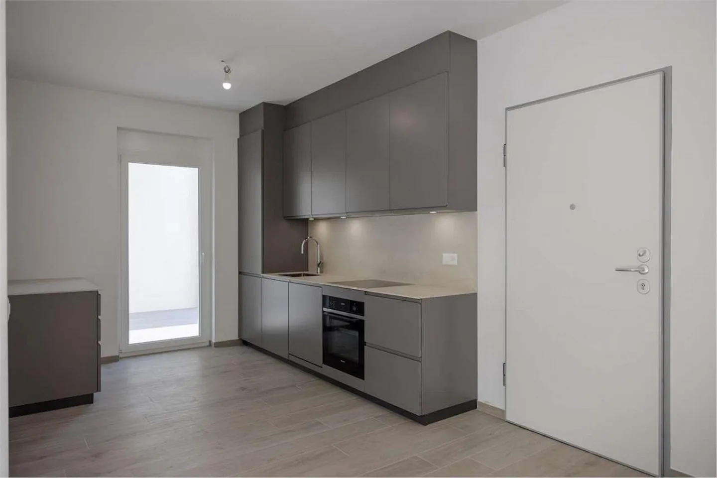 VILLA MINERGIE 4.5 ZIMMER IN SANT'ANTONINO - Foto 3 von 13