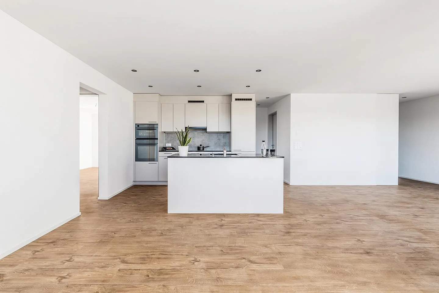 Modernes Attikawohnung mit Balkon - Foto 4 von 13
