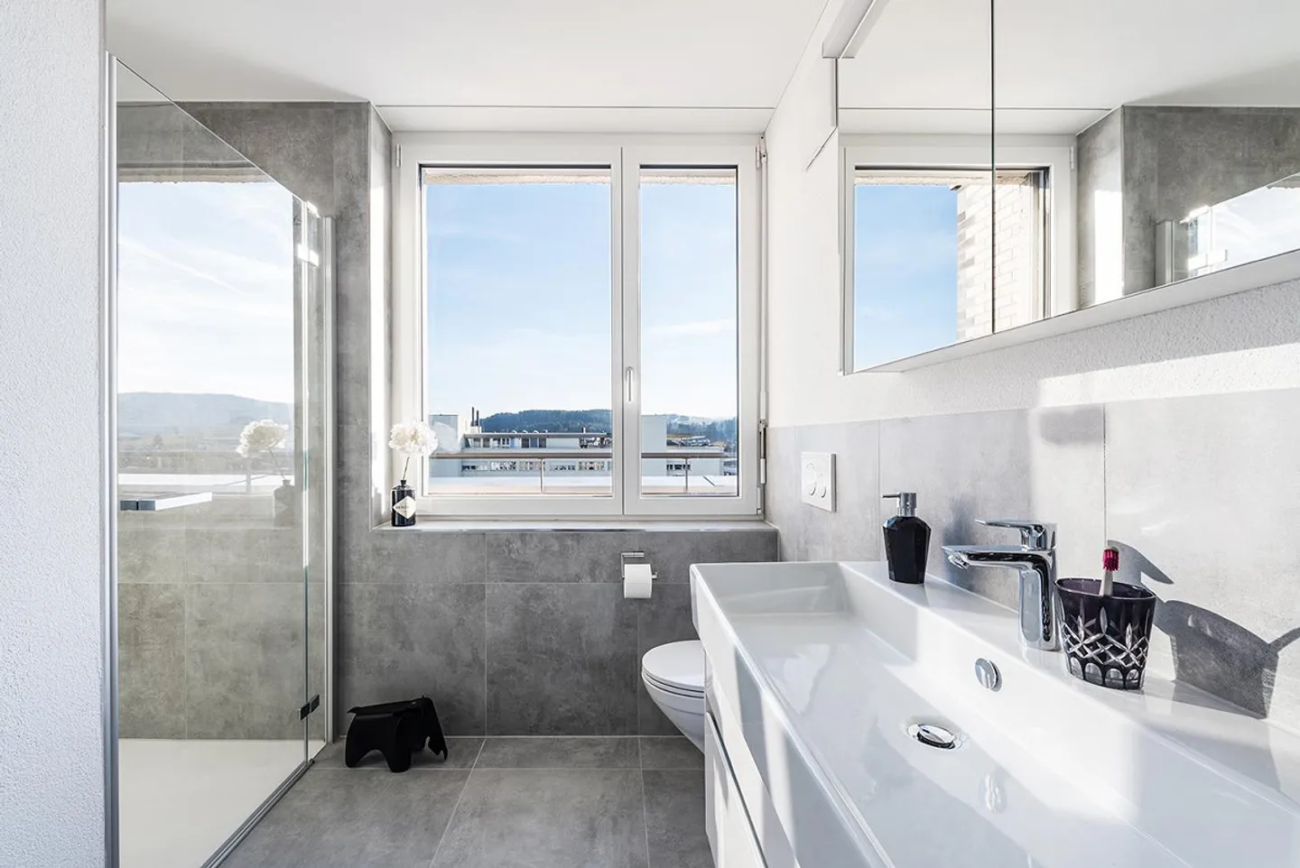 Modernes Attikawohnung mit Balkon - Foto 10 von 13