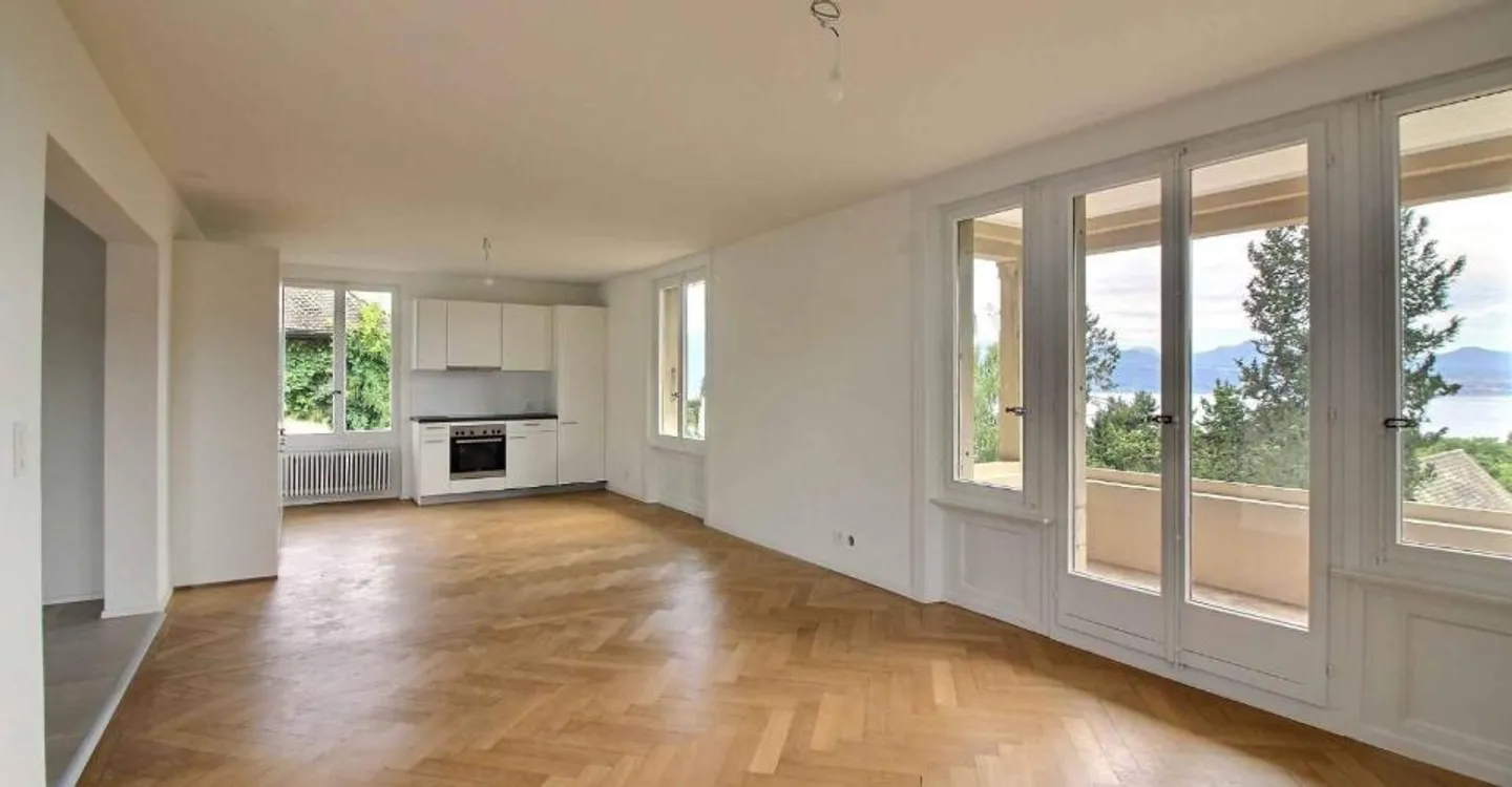 Superbe appartement rénové - Photo 1 sur 6