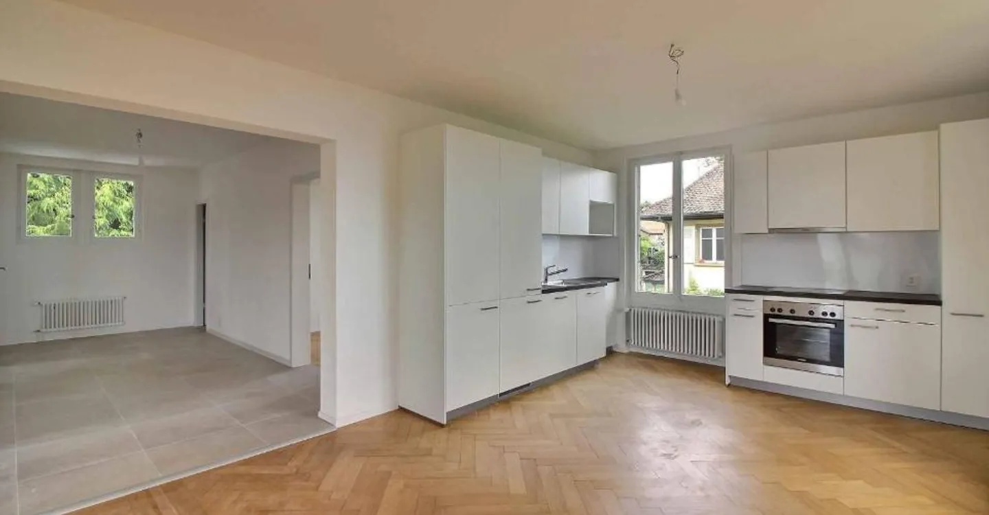 Superbe appartement rénové - Photo 2 sur 6