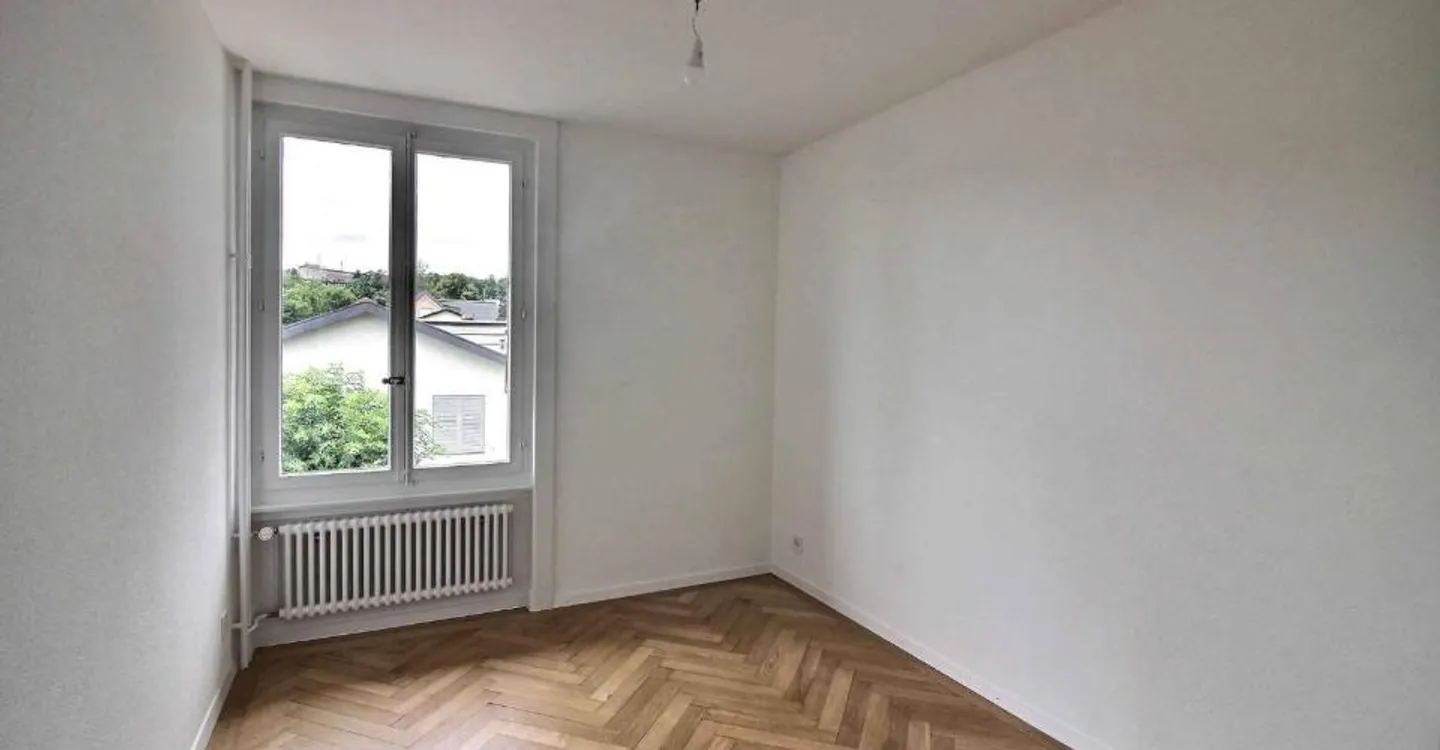 Superbe appartement rénové - Photo 3 sur 6