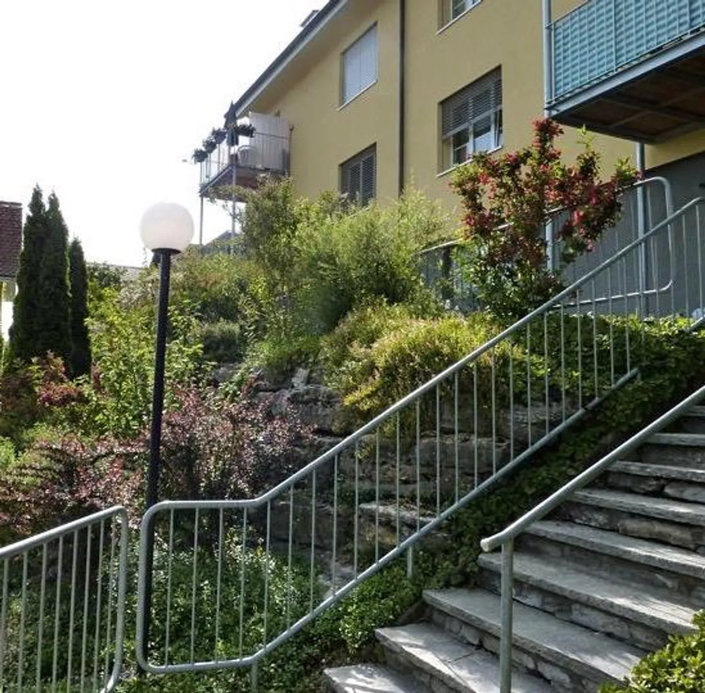 Appartamento 3 camere con vista sulle montagne - Foto 1 di 6