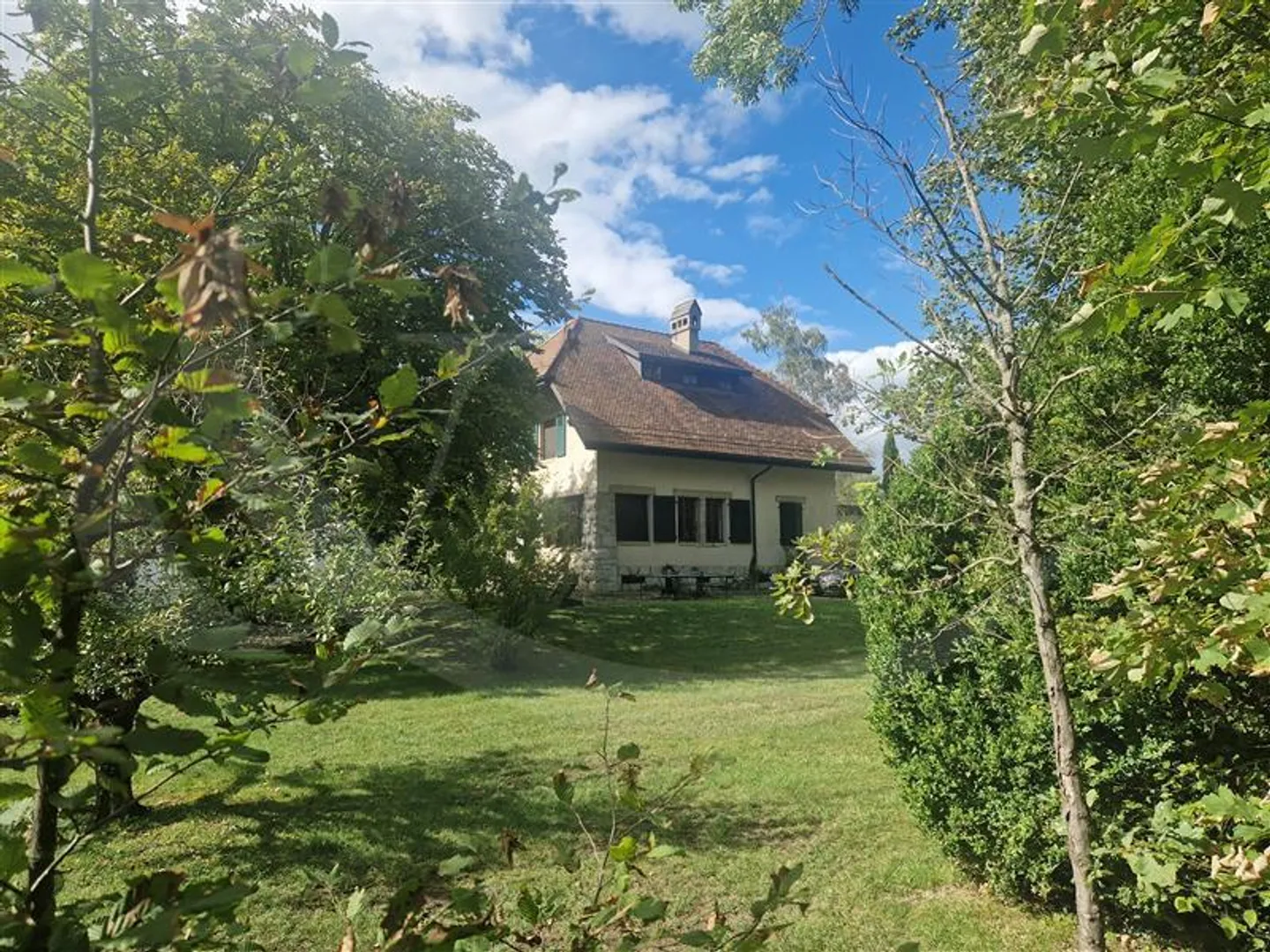 Charmantes Familienhaus mit Garten - Foto 3 von 10