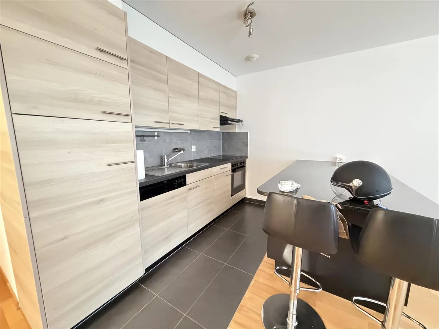 Ampio appartamento di 2,5 locali a Nyon - Foto 10 di 13