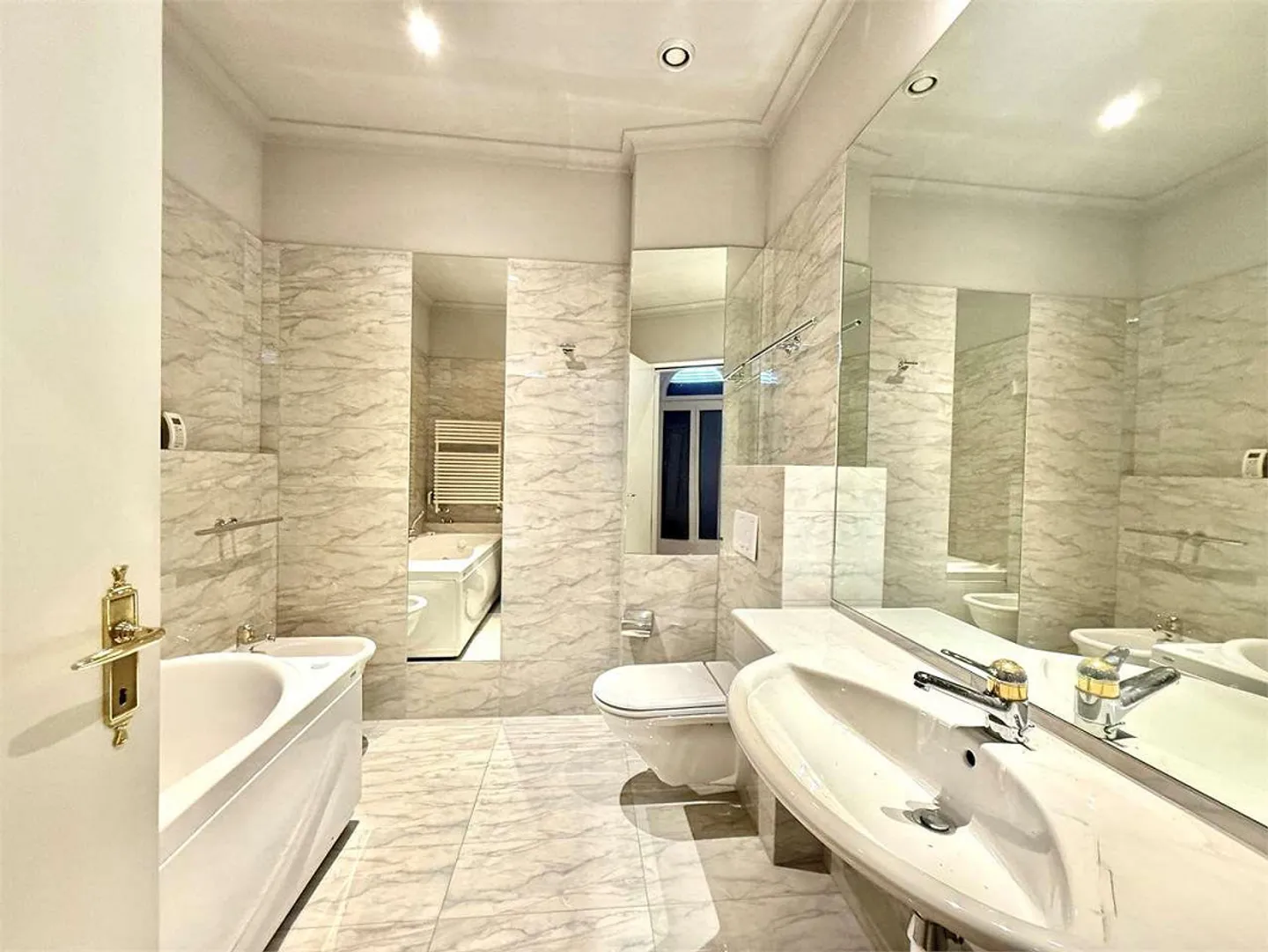 Appartement de 5,5 pièces avec vue sur le lac et piscine à Lugano Ruvigliana - Photo 10 sur 12