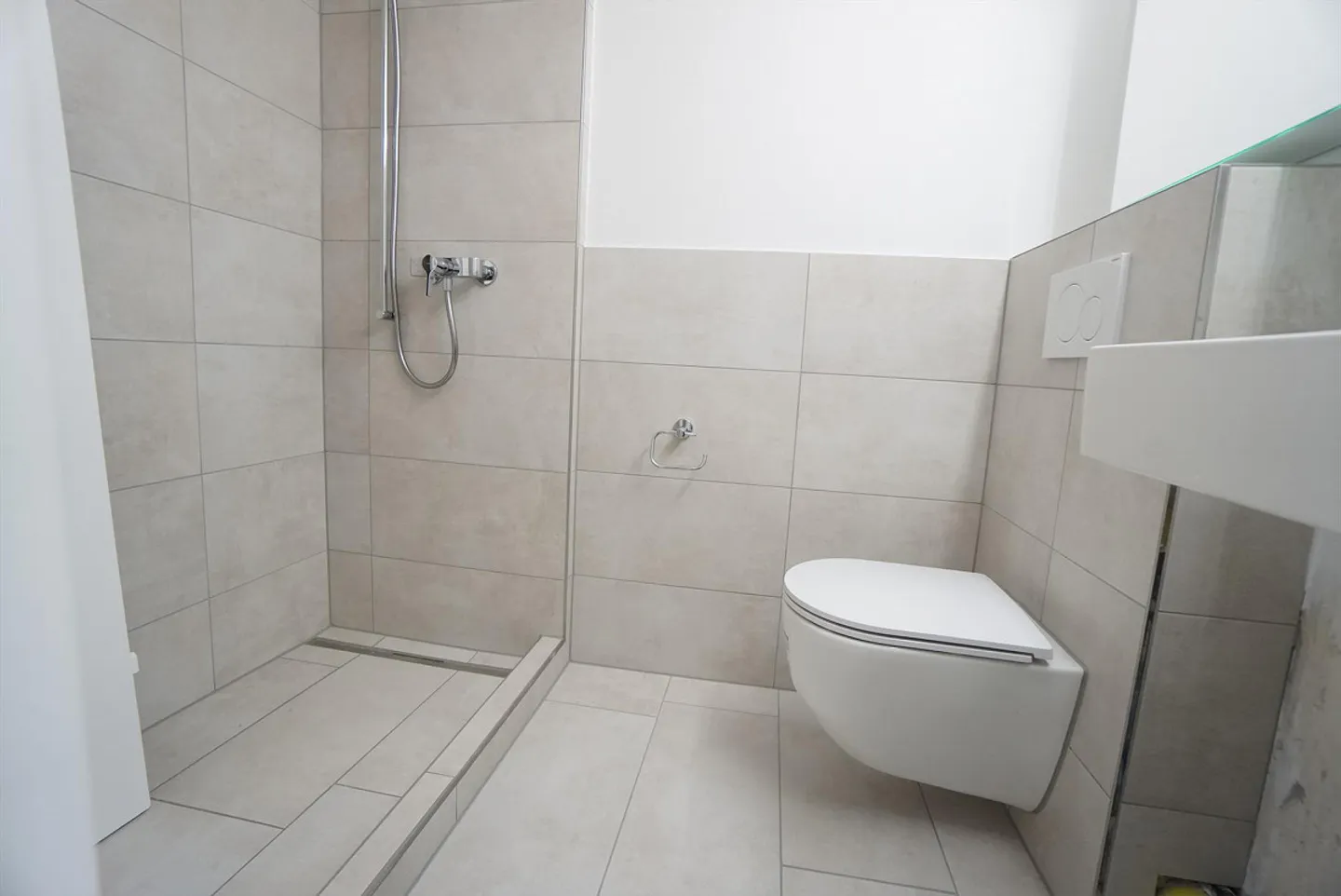 Modern Living in Basel - Photo 4 of 5