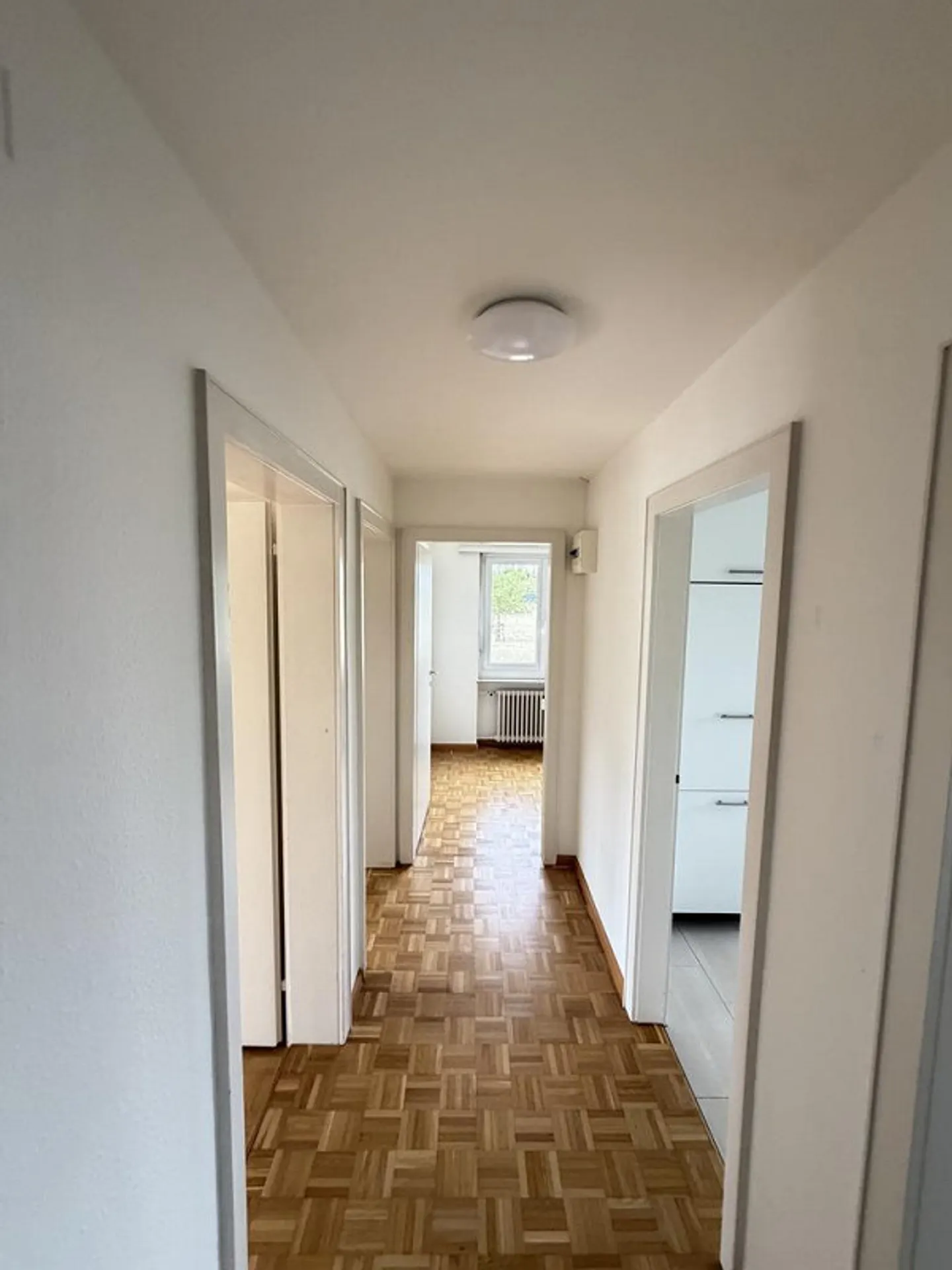Appartamento affascinante con 3 camere e balcone - Foto 2 di 9