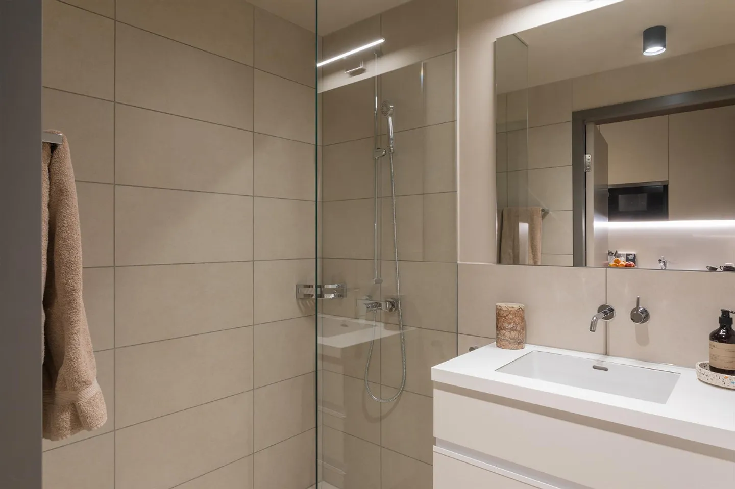 Appartamento spazioso con 1 camera da letto arredato - Foto 11 di 15