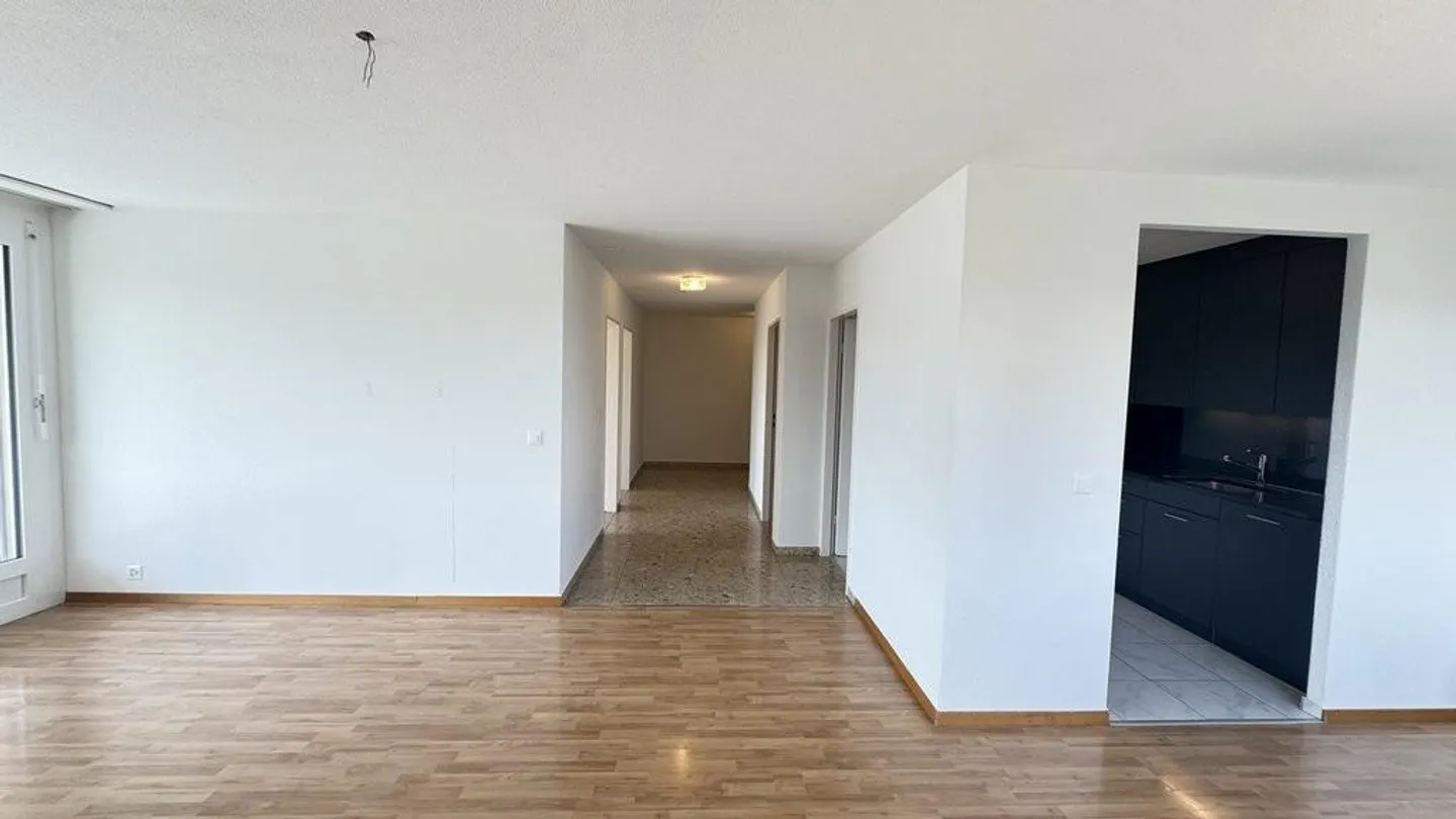 Appartement 3.5 pièces au 2ème étage avec balcon ensoleillé - Photo 4 sur 11