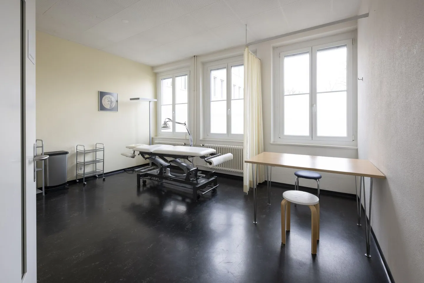 Ready-to-move-in practice with 7 treatment rooms next to Hirslanden Clinic Aarau - Photo 4 of 10