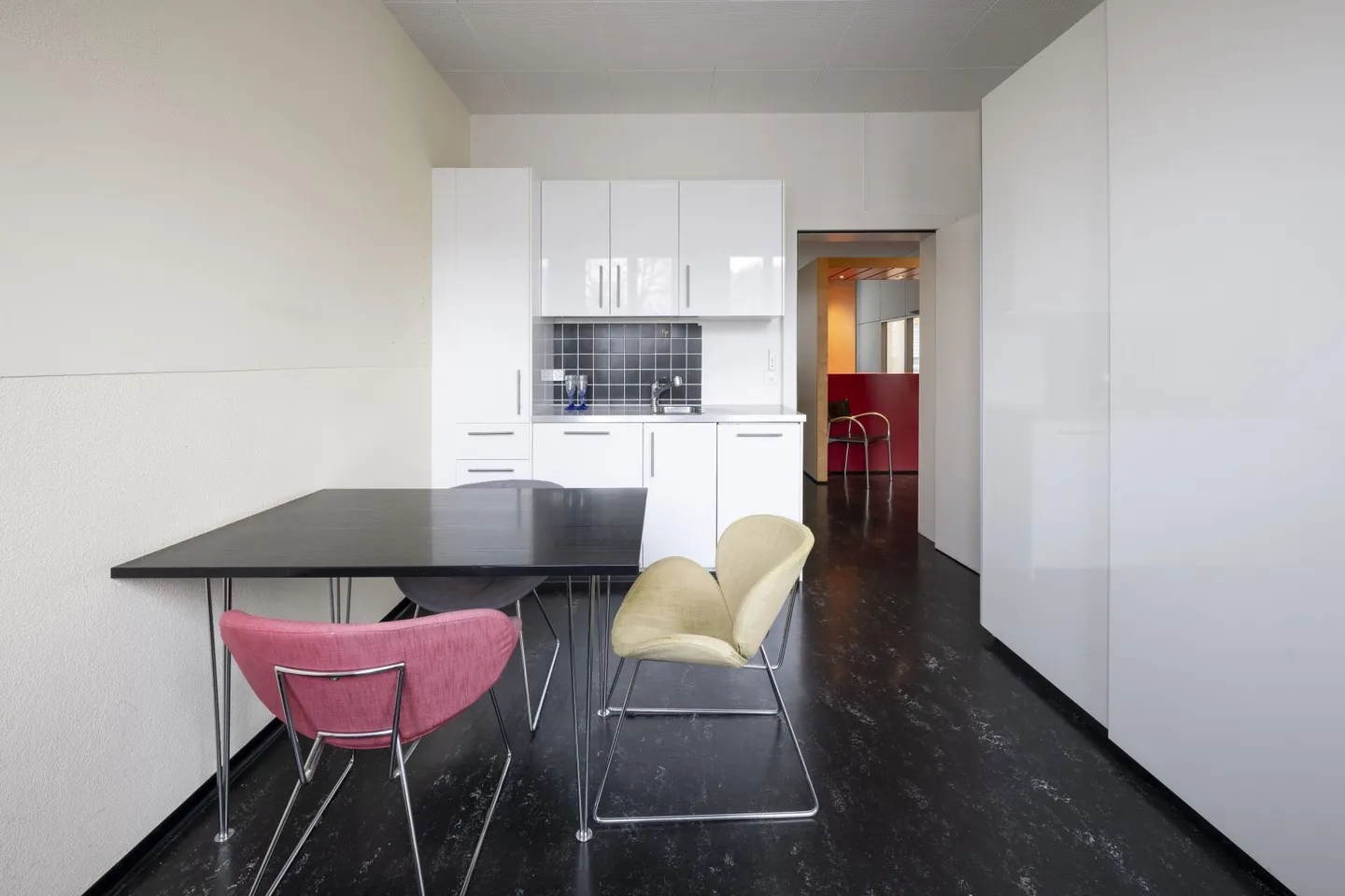 Ready-to-move-in practice with 7 treatment rooms next to Hirslanden Clinic Aarau - Photo 5 of 10